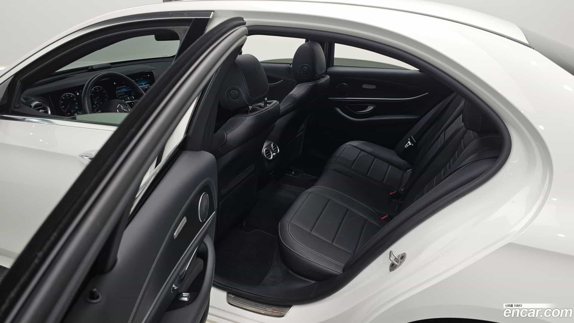 E-Class Mercedes-Benz 2023.1-OPTION-017
