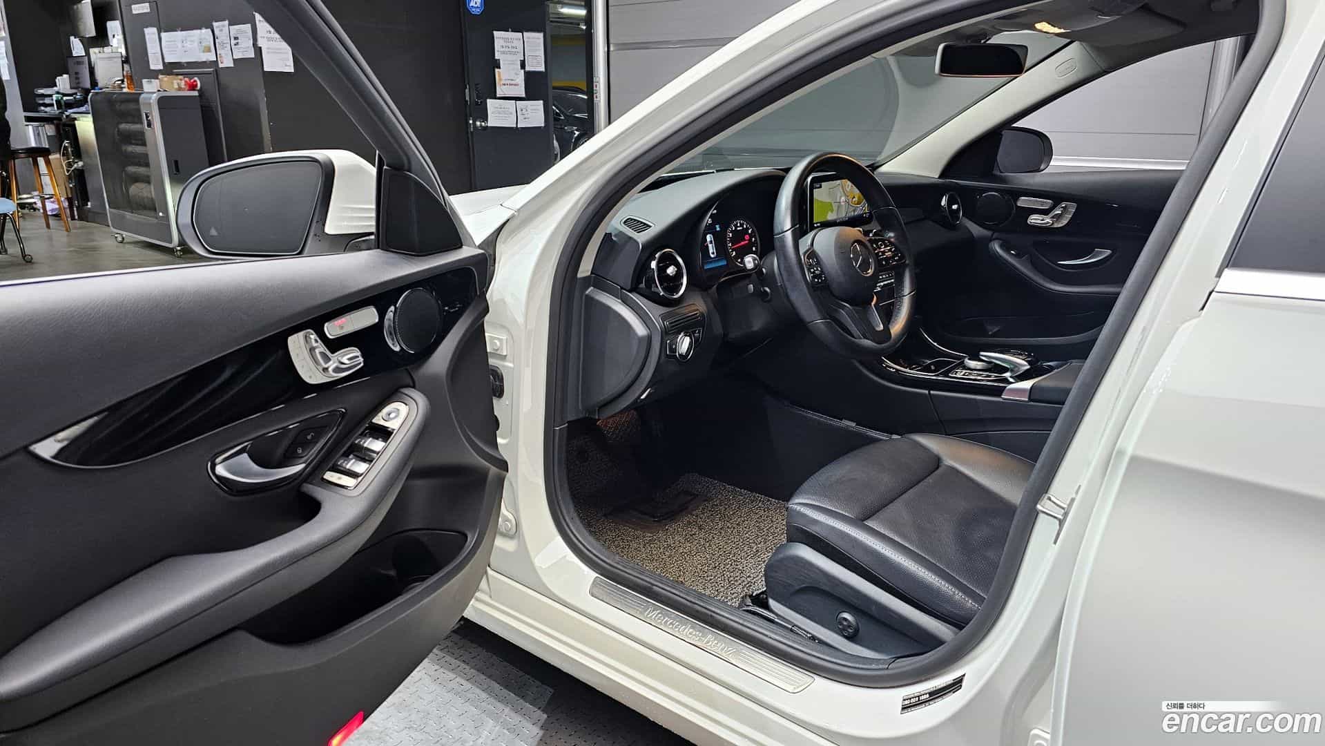 C-Class Mercedes-Benz 2019.9-OPTION-015