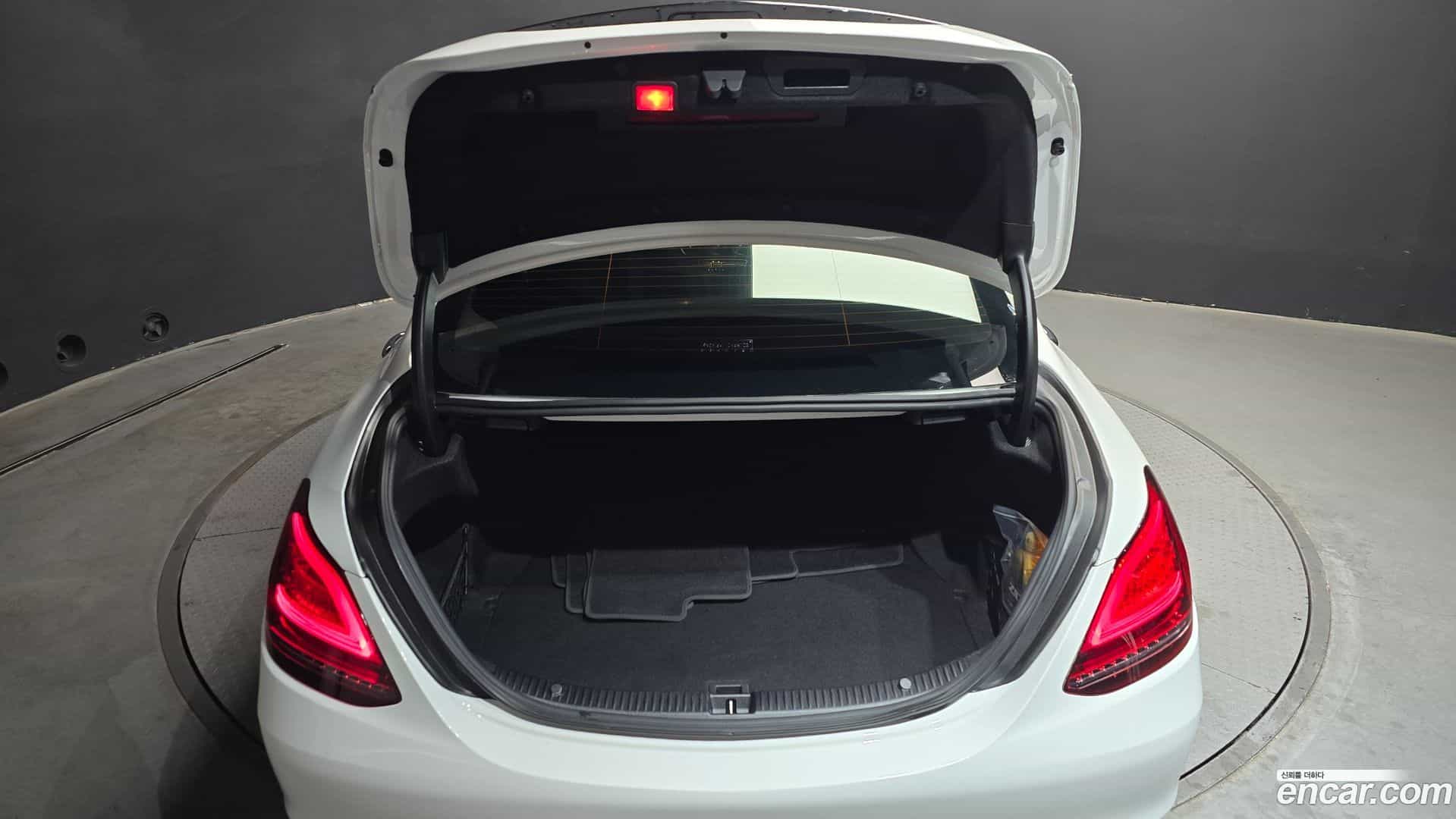 C-Class Mercedes-Benz 2019.9-OPTION-024