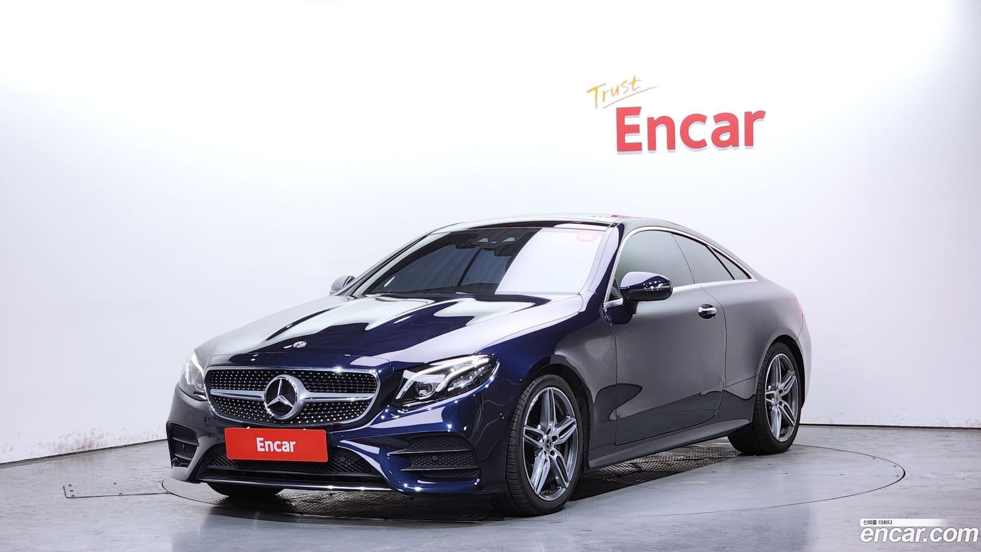 Main__Slider__Photo:E-Class Mercedes-Benz 2017.10-0