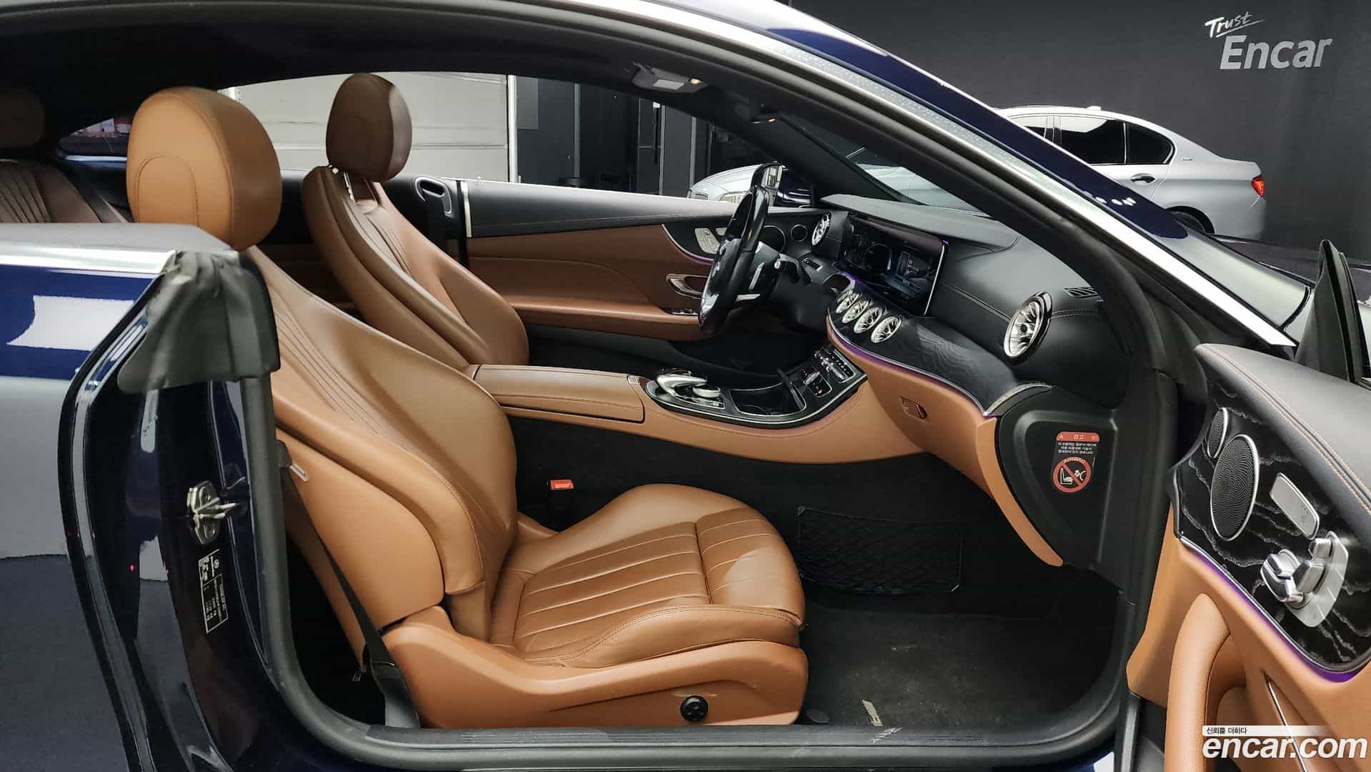 E-Class Mercedes-Benz 2017.10-OPTION-015