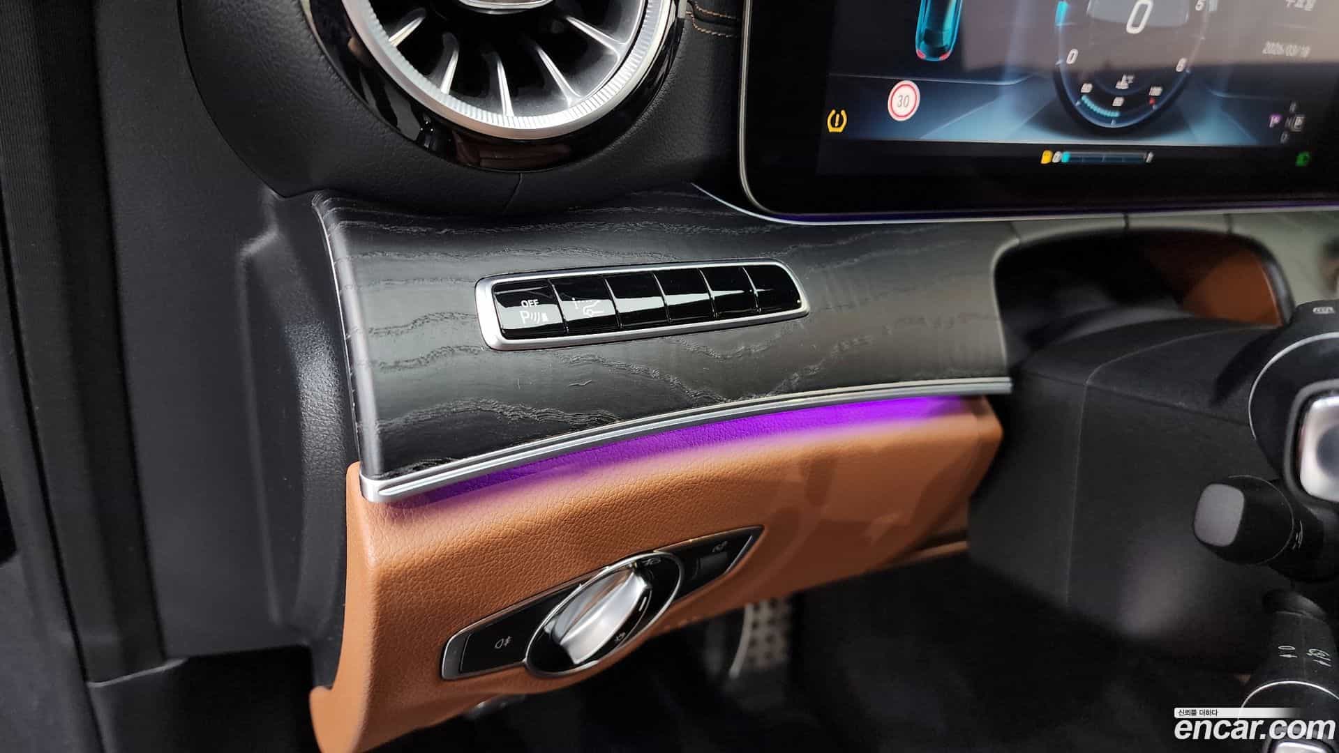 E-Class Mercedes-Benz 2017.10-OPTION-021