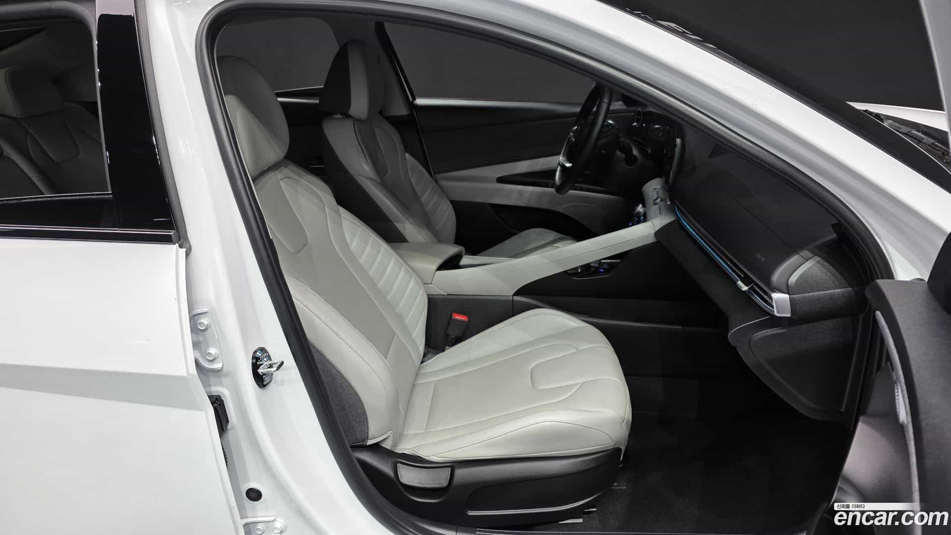 AVANTE Hyundai 2021.11-INNER-010