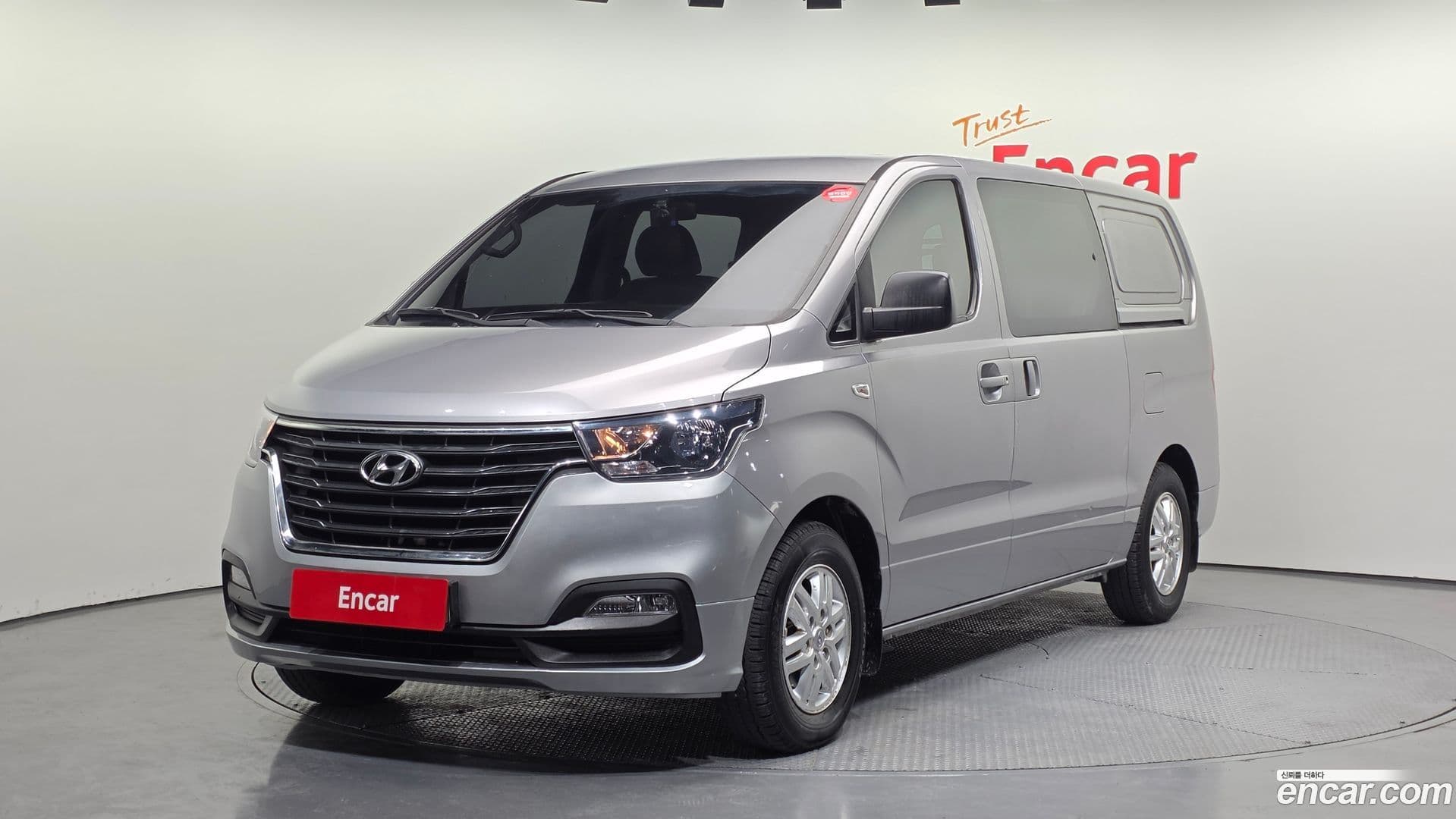 Main__Slider__Photo:Starex Hyundai 2021.0-0