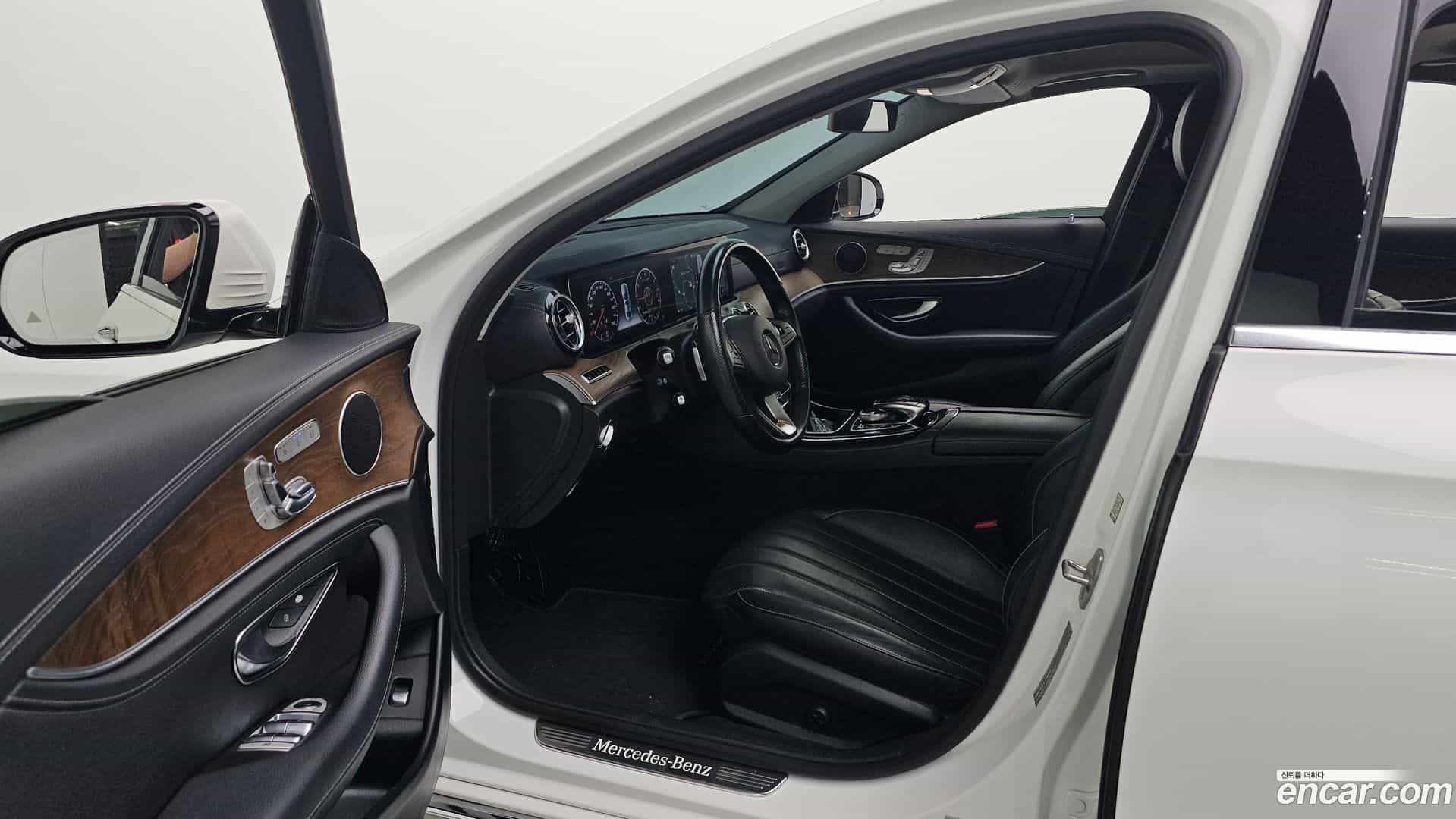 E-Class Mercedes-Benz 2017.2-INNER-010