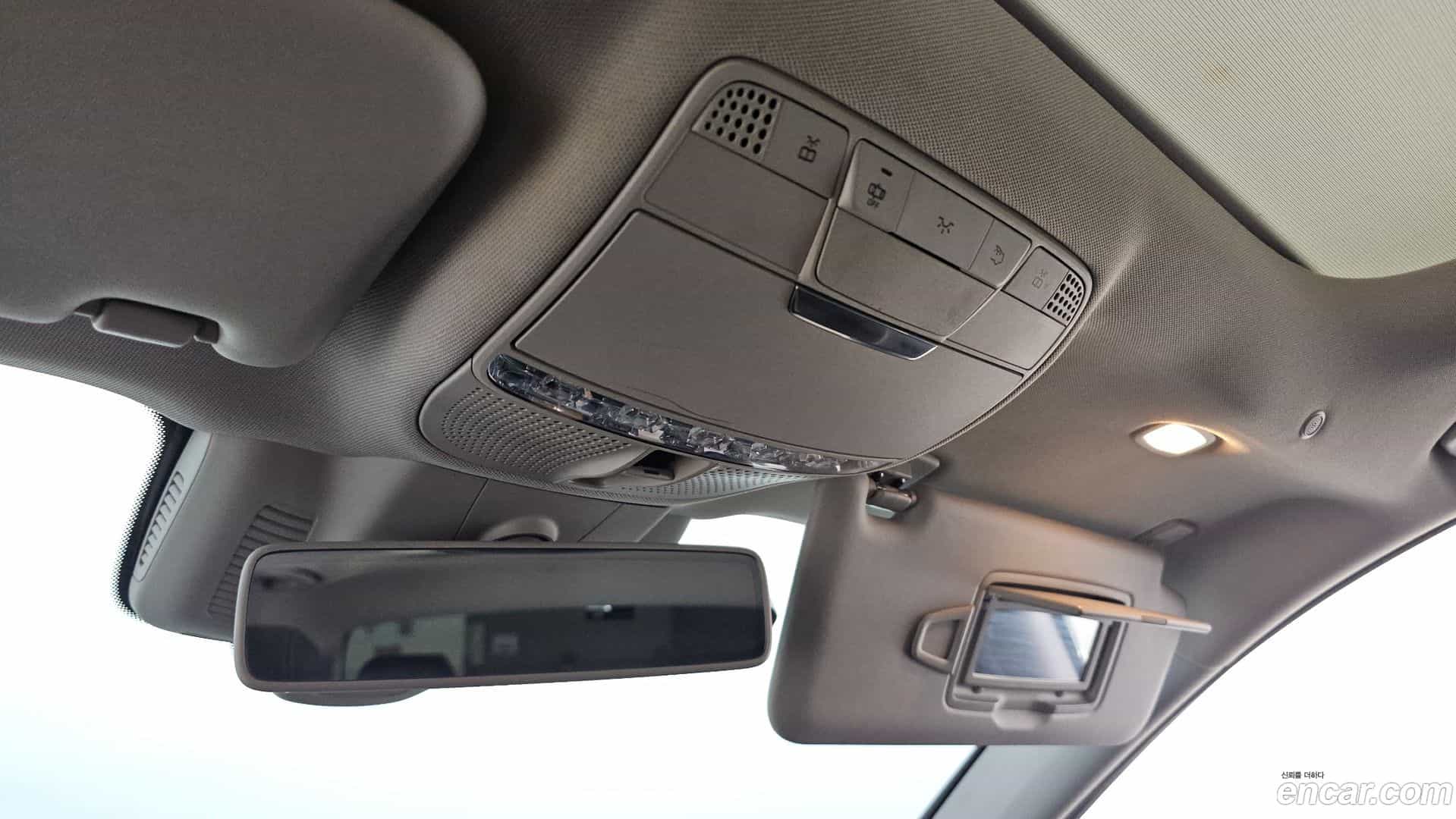 E-Class Mercedes-Benz 2017.2-OPTION-021