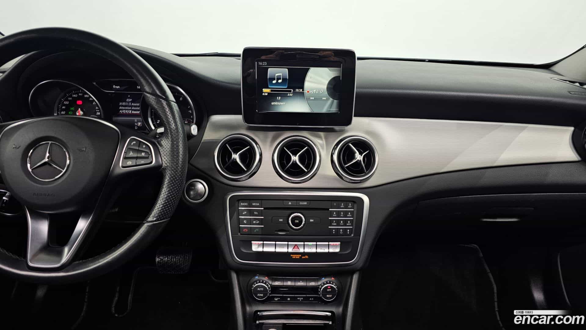 GLA-Class Mercedes-Benz 2019.6-OPTION-018