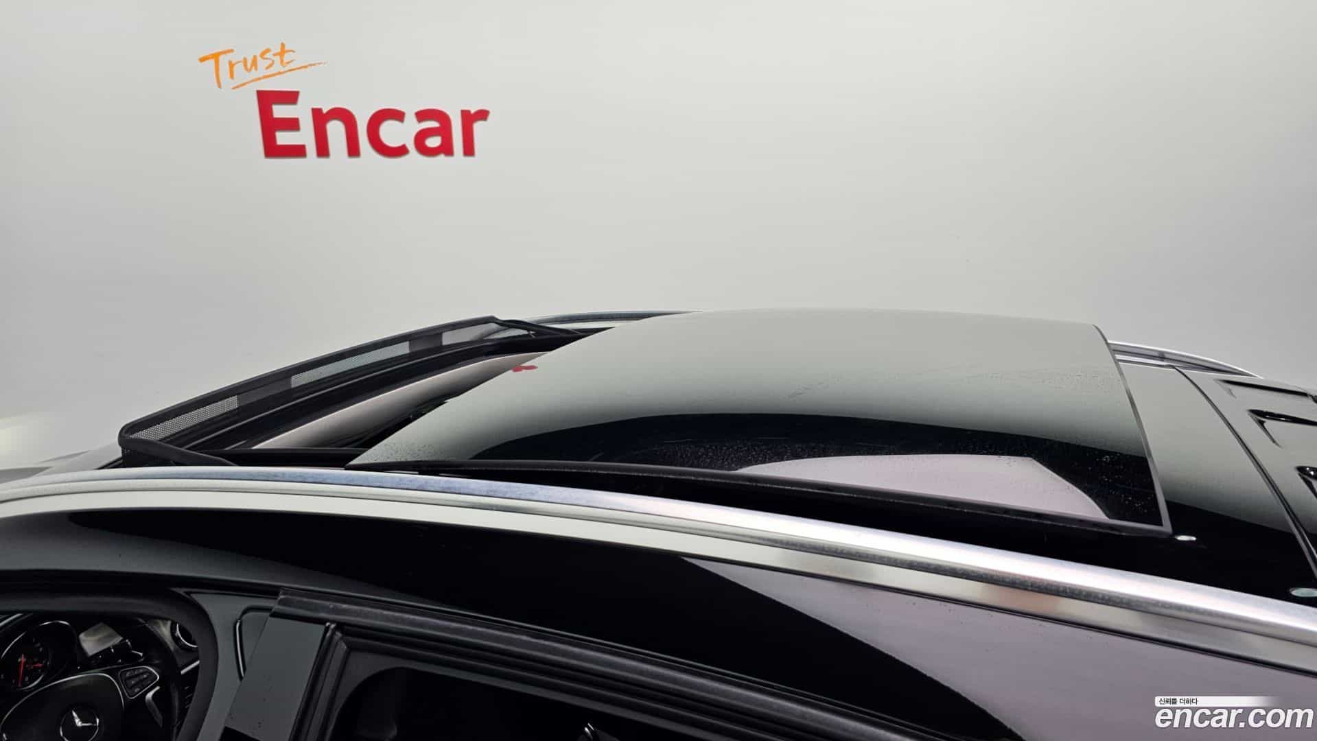 GLA-Class Mercedes-Benz 2019.6-OPTION-020