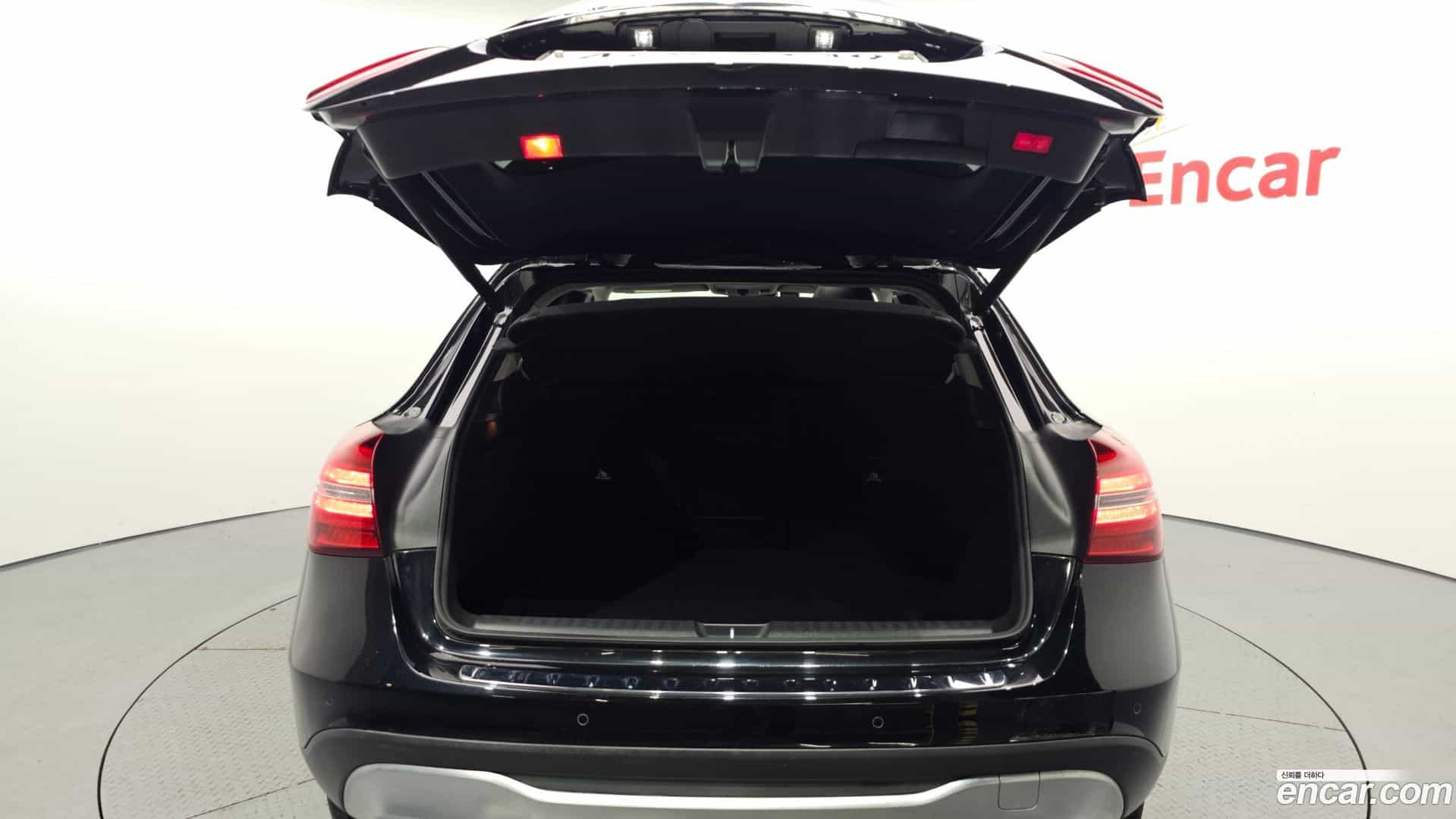 GLA-Class Mercedes-Benz 2019.6-OPTION-024