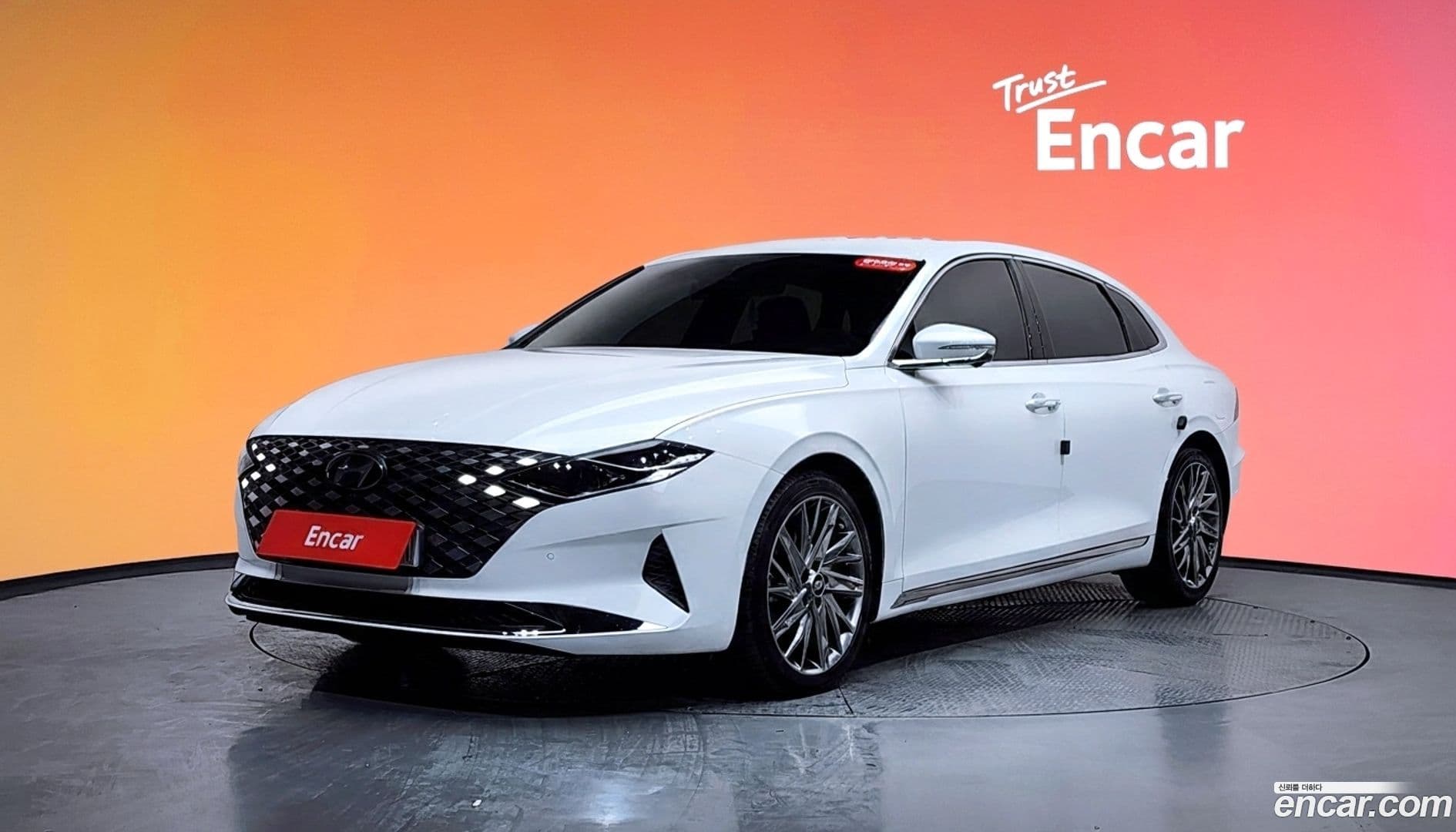 Main__Slider__Photo:Grandeur Hyundai 2022.4-0