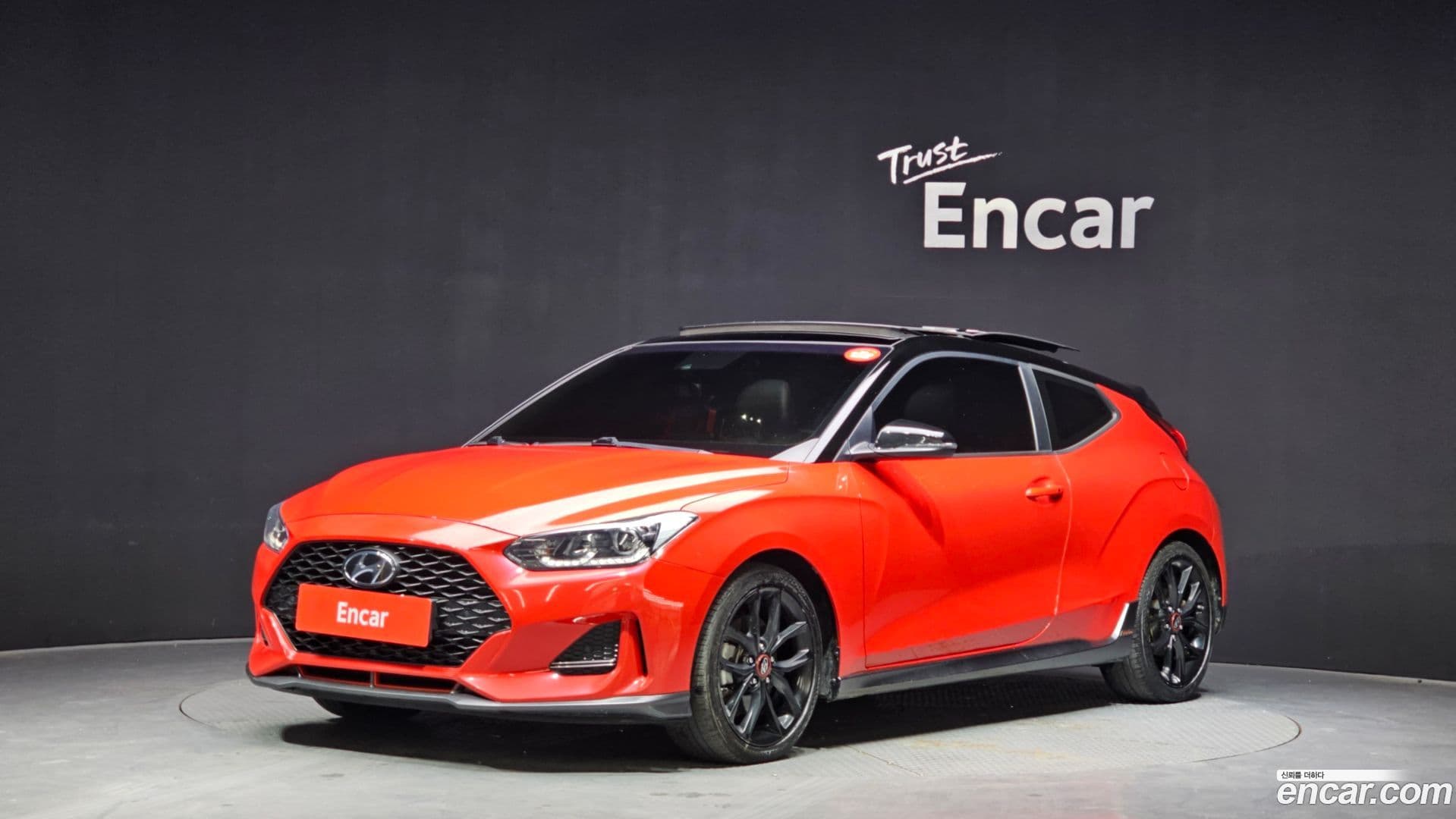 Main__Slider__Photo:Veloster Hyundai 2018.11-0