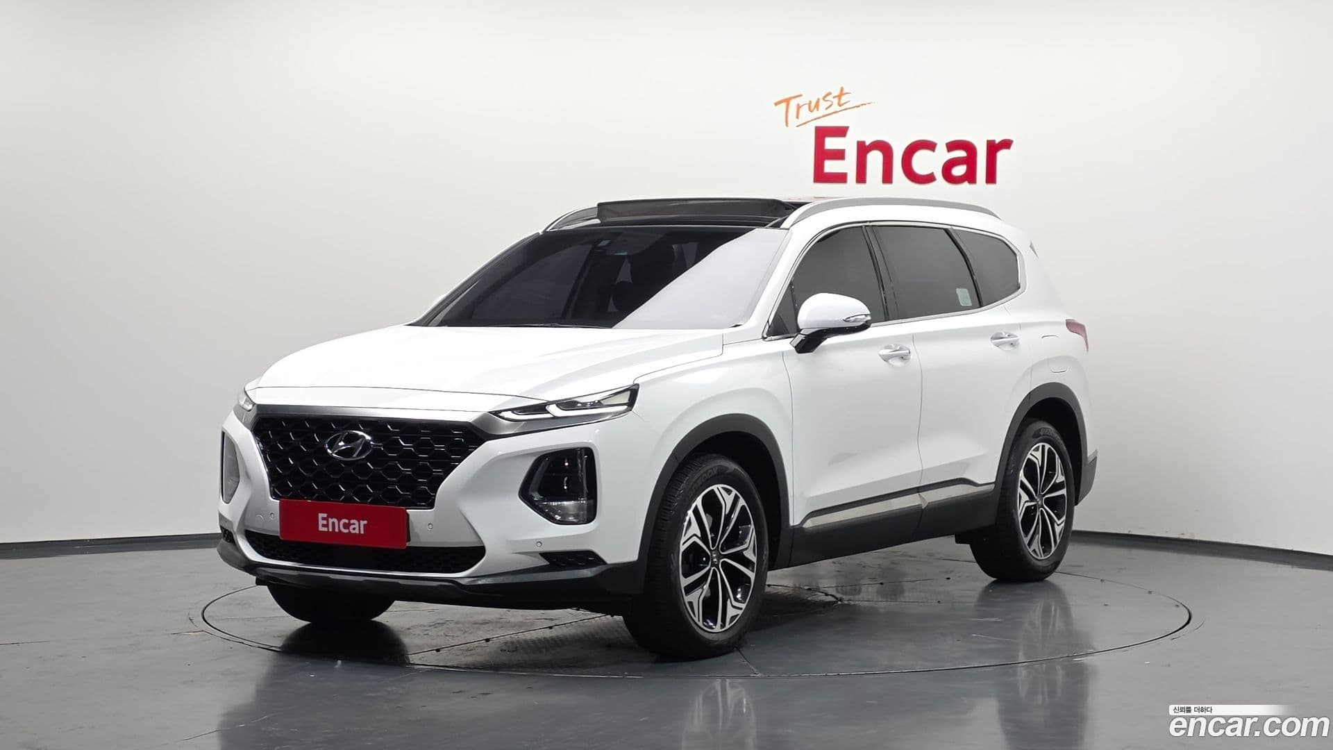Main__Slider__Photo:Santafe Hyundai 2018.6-0