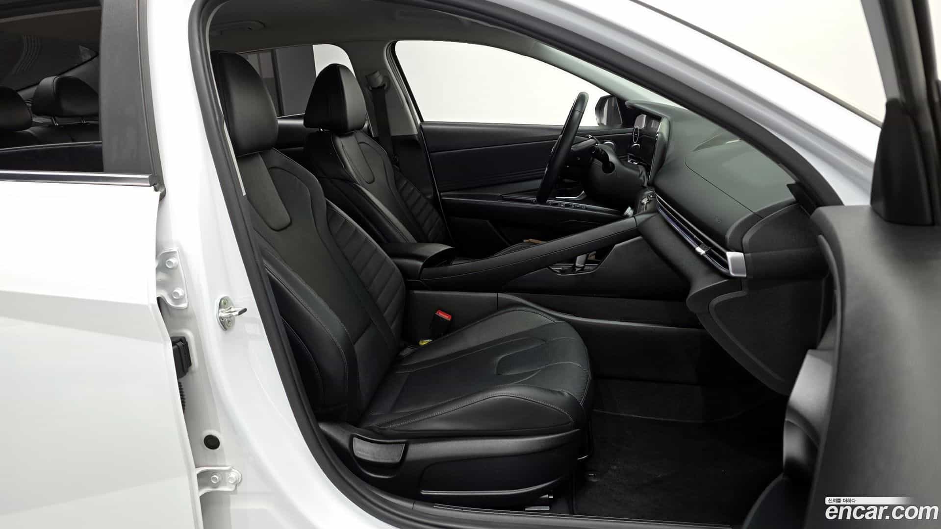 AVANTE Hyundai 2020.4-OPTION-015