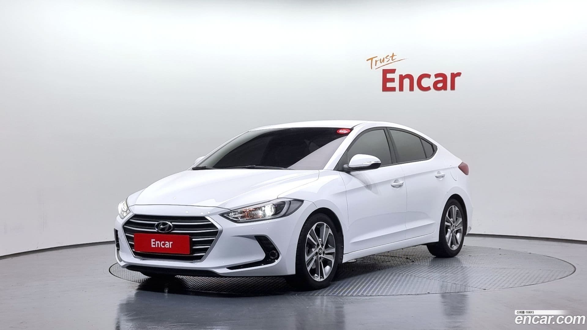 Main__Slider__Photo:AVANTE Hyundai 2018.3-0