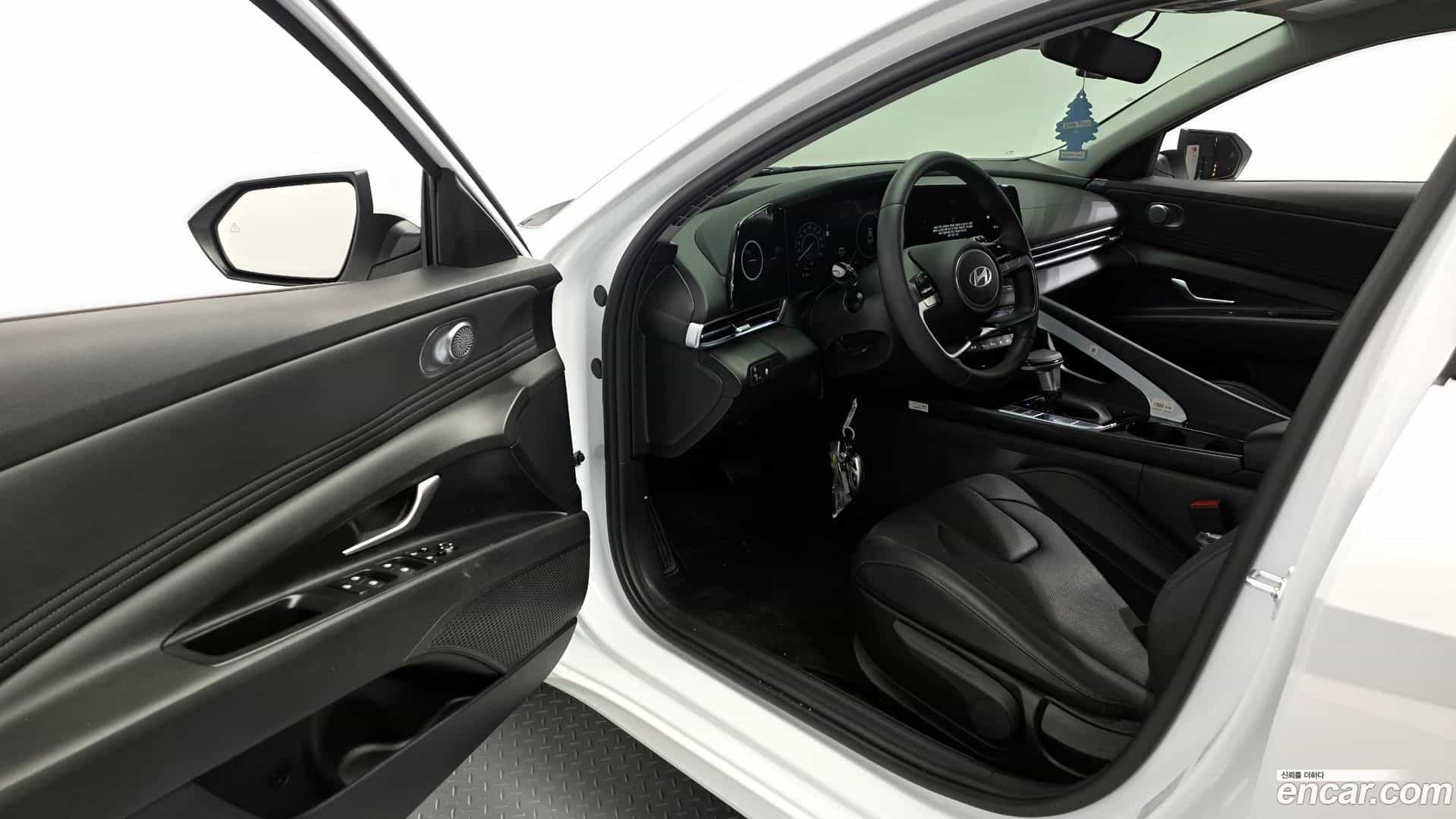 AVANTE Hyundai 2023.10-INNER-010