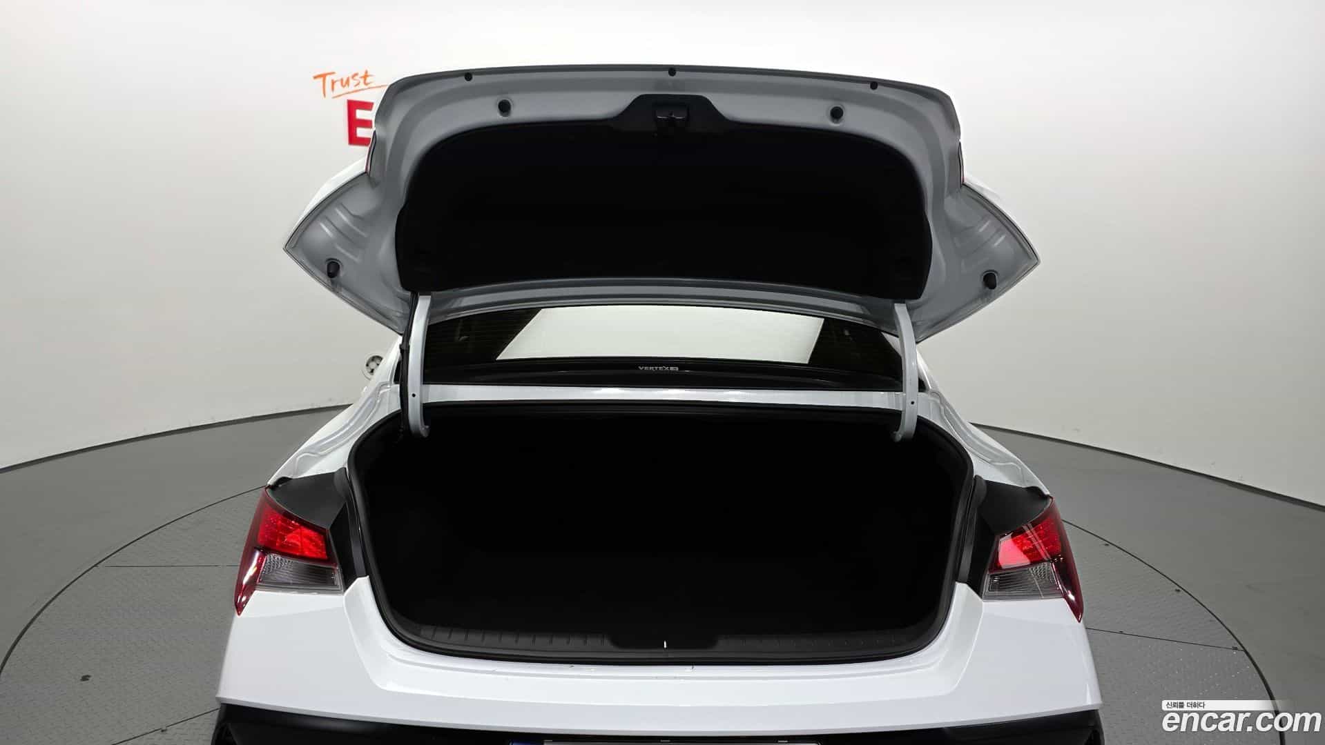 AVANTE Hyundai 2023.10-OPTION-024