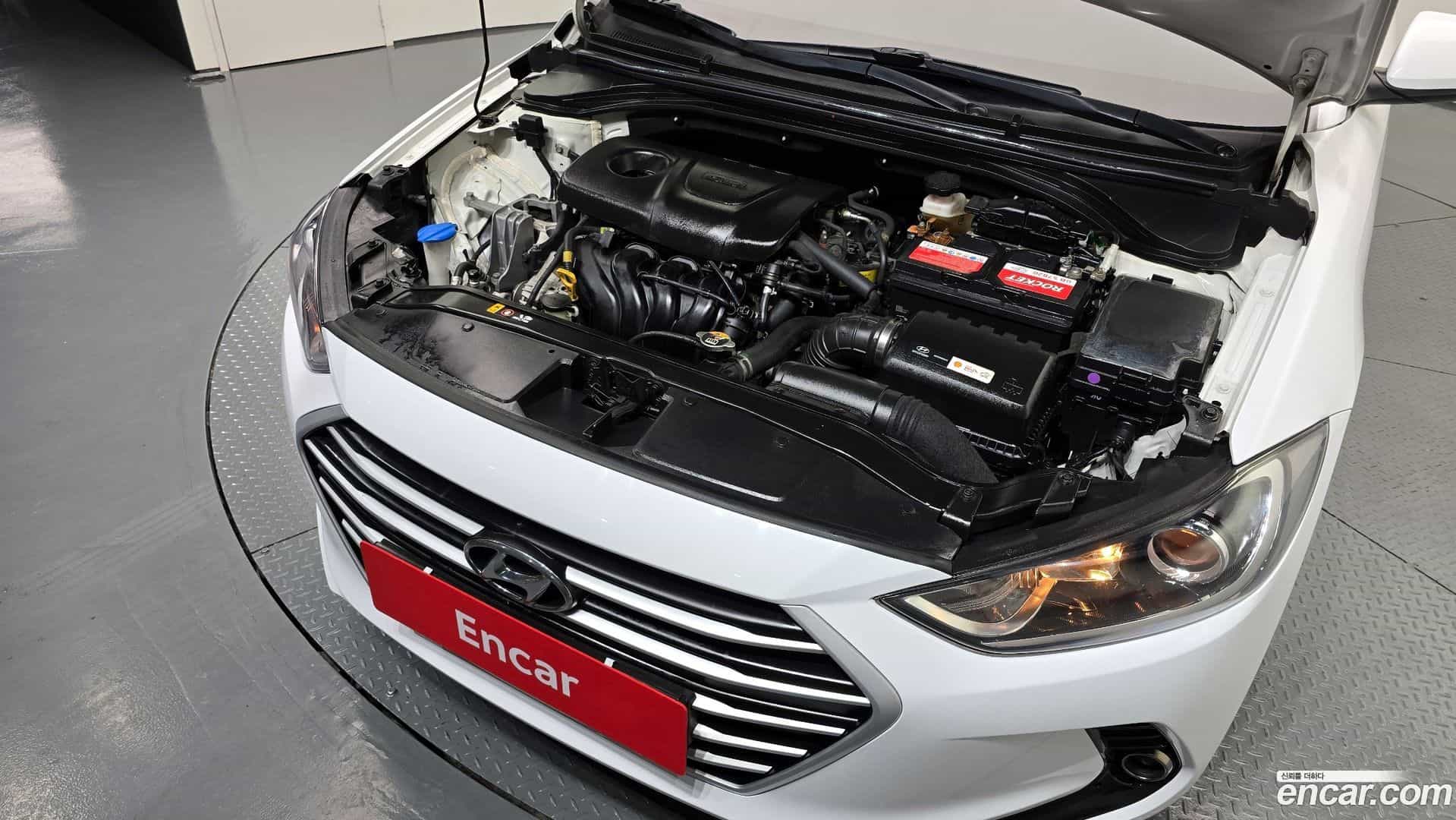 AVANTE Hyundai 2018.6-OUTER-006