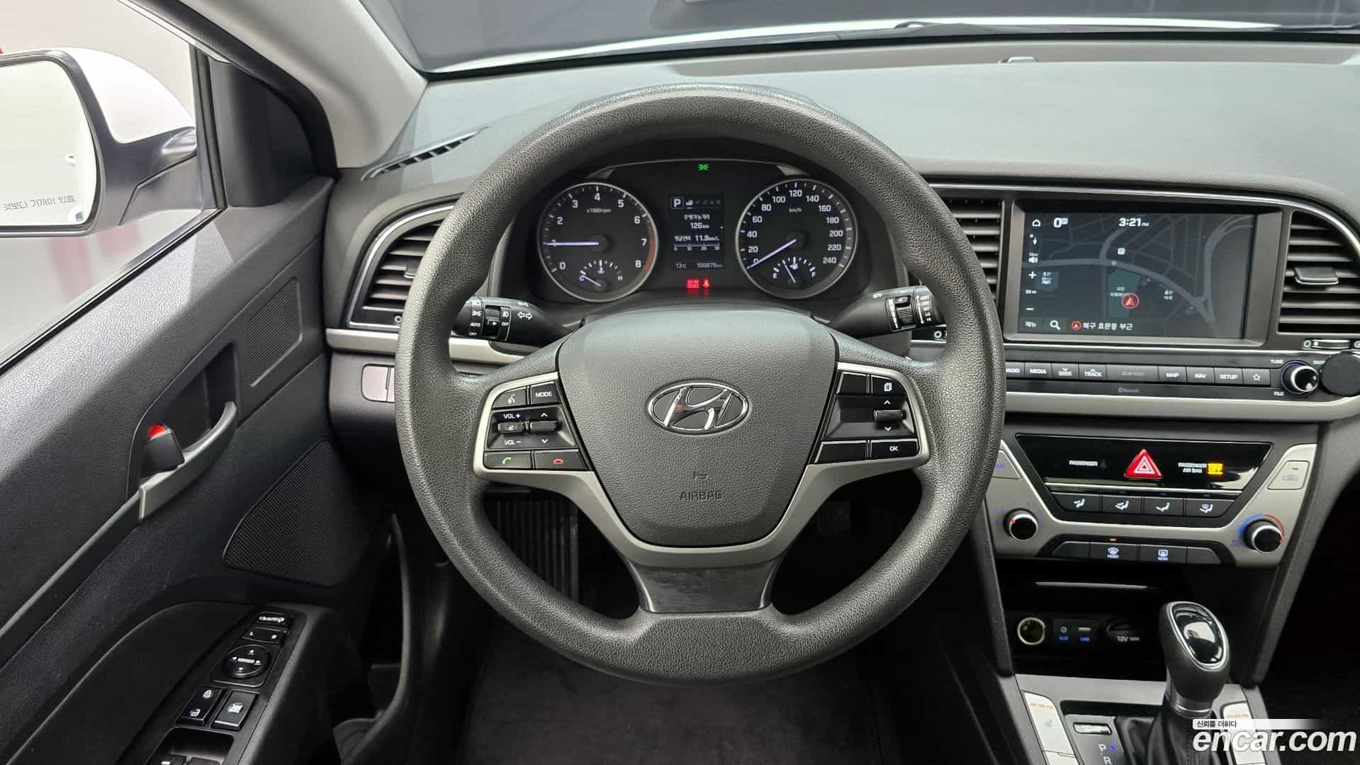 AVANTE Hyundai 2018.6-OPTION-018