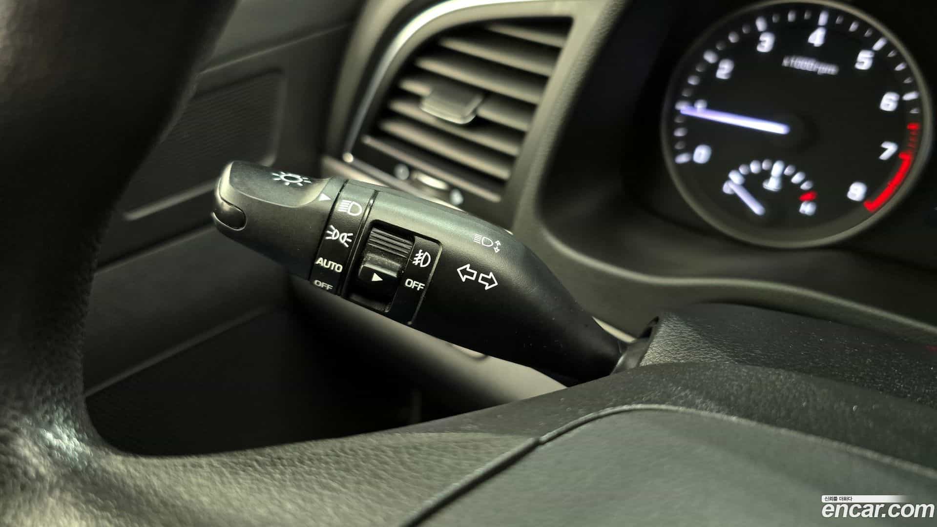 AVANTE Hyundai 2018.6-OPTION-023
