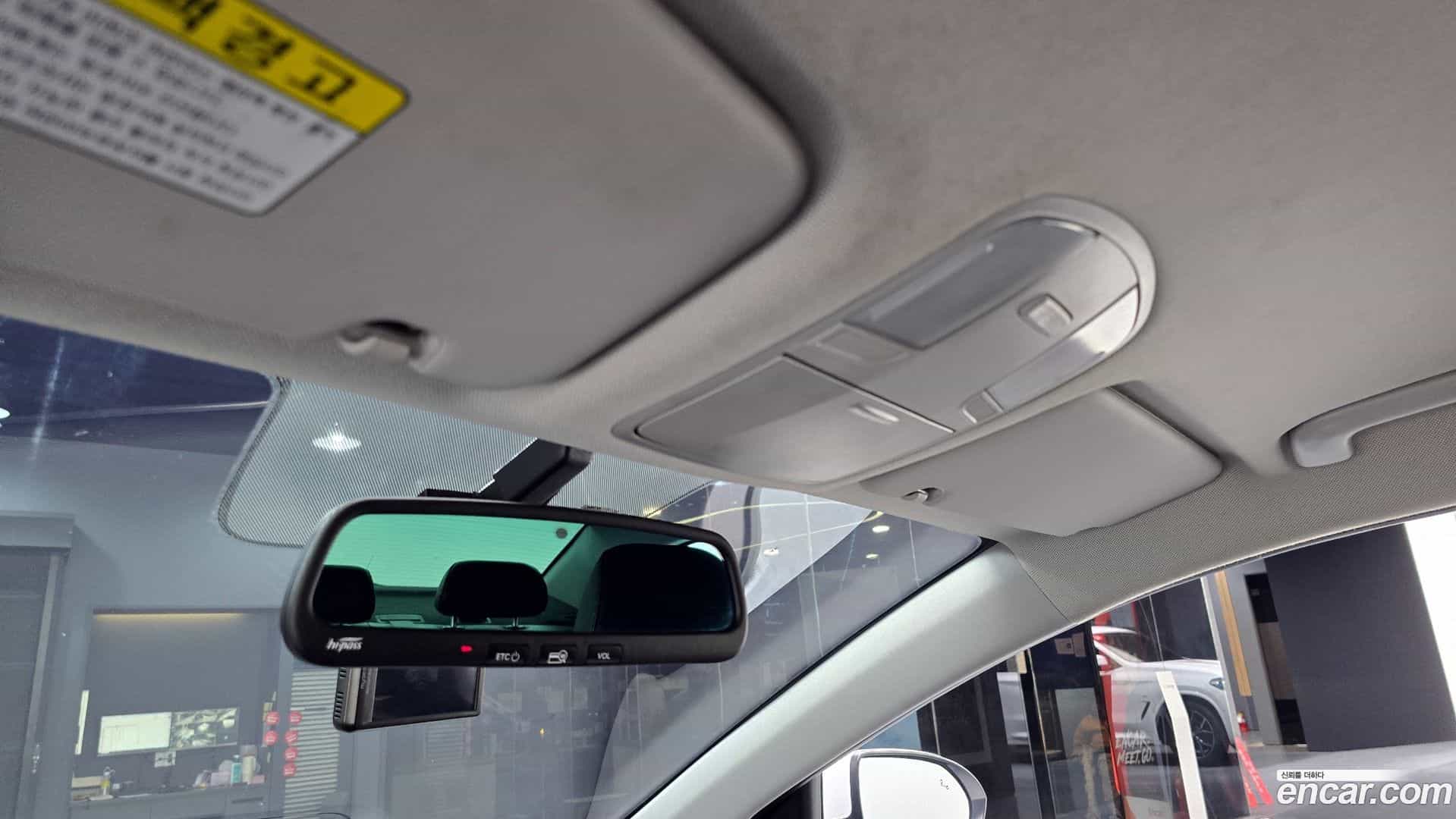 AVANTE Hyundai 2018.6-OPTION-024