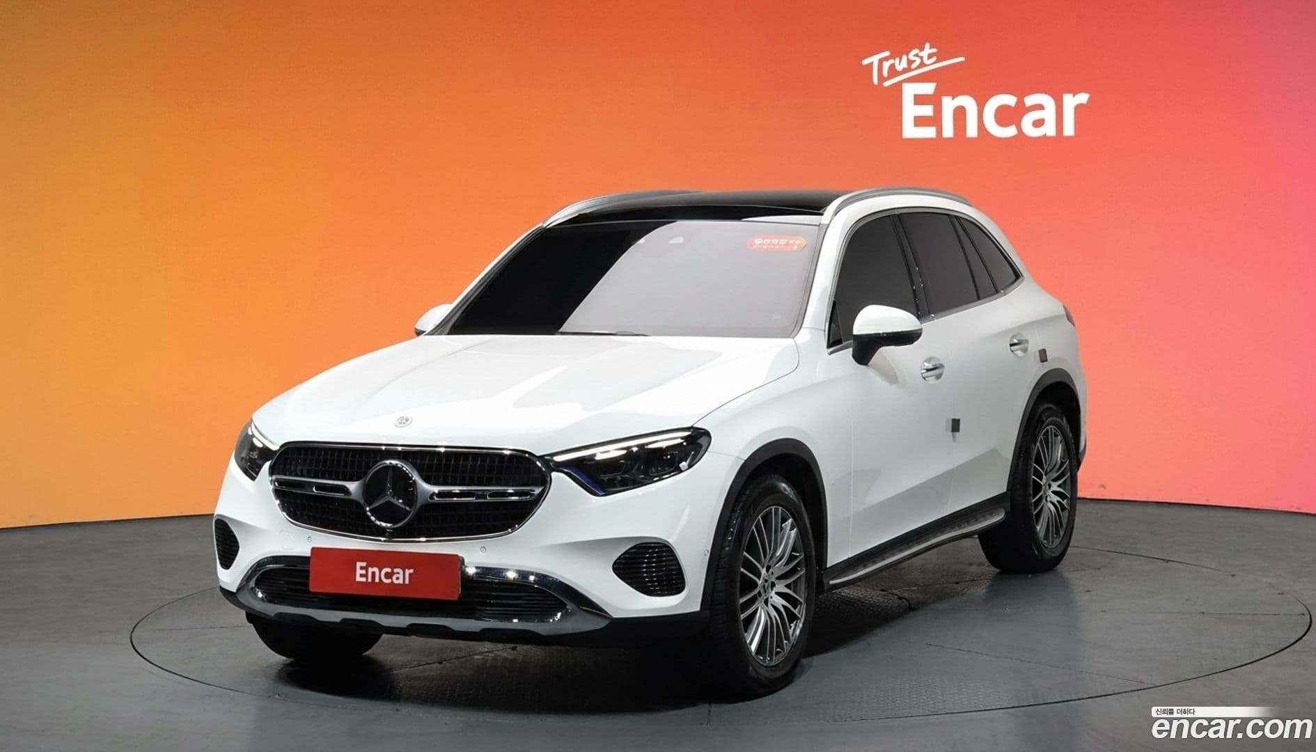Main__Slider__Photo:GLC-Class Mercedes-Benz 2024.10-0