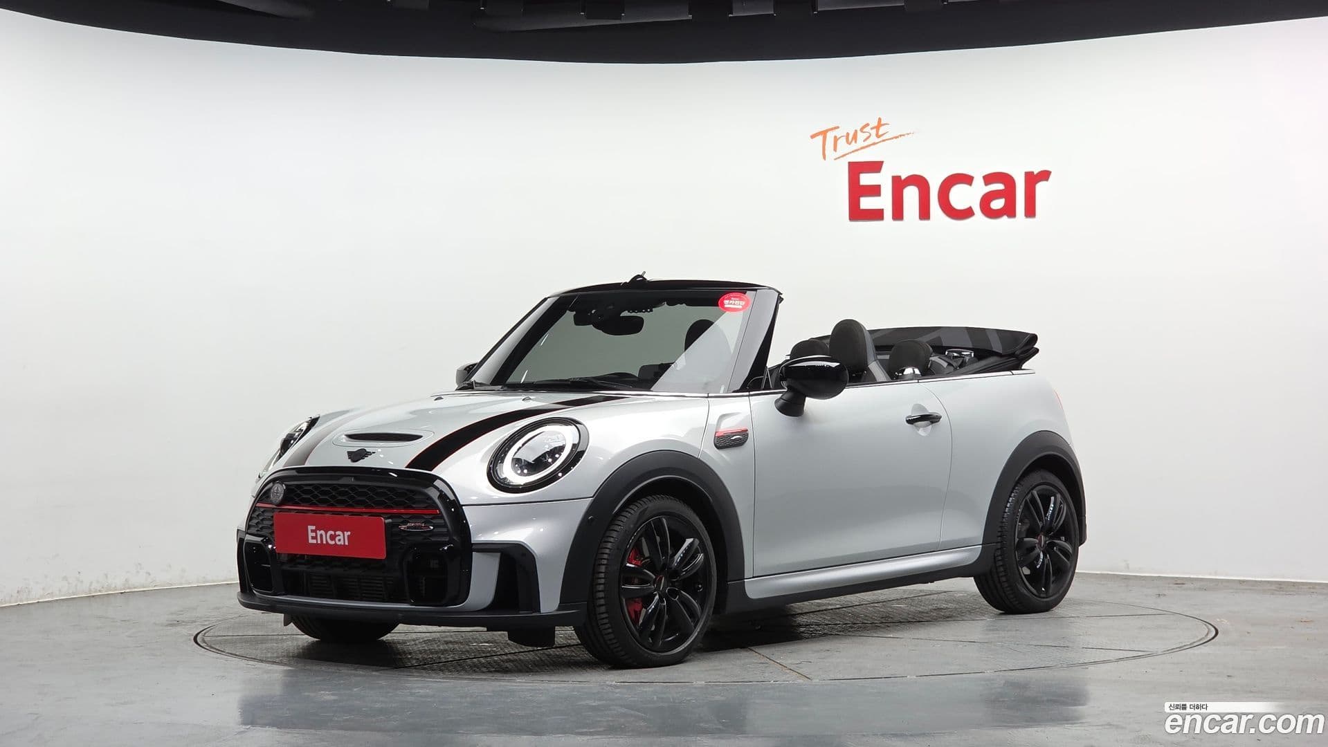 Main__Slider__Photo:Cooper Convertible Mini 2021.8-0