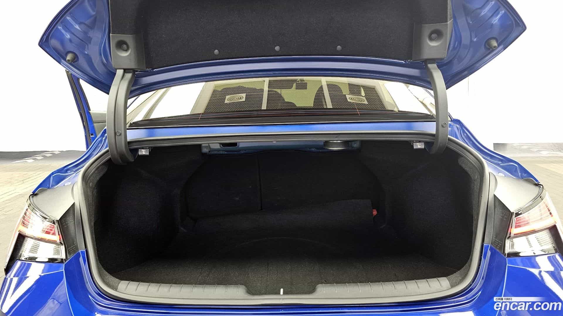 AVANTE Hyundai 2021.11-OPTION-024