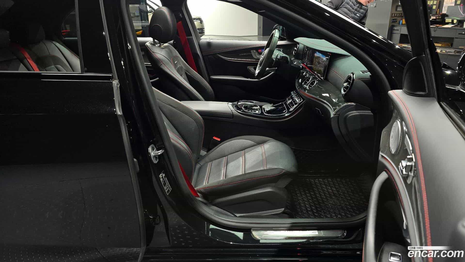E-Class Mercedes-Benz 2020.8-OPTION-015