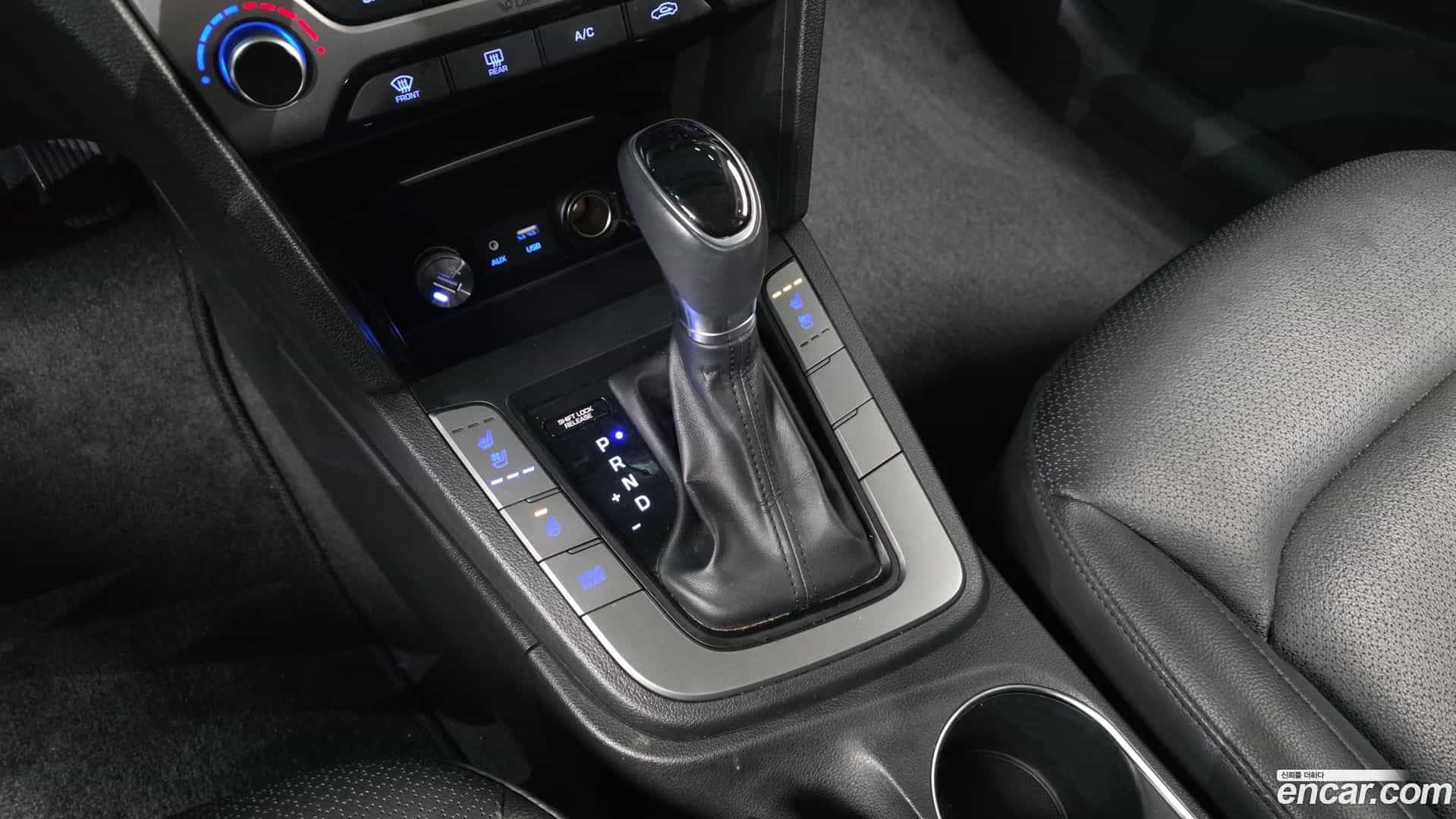 AVANTE Hyundai 2018.5-INNER-009
