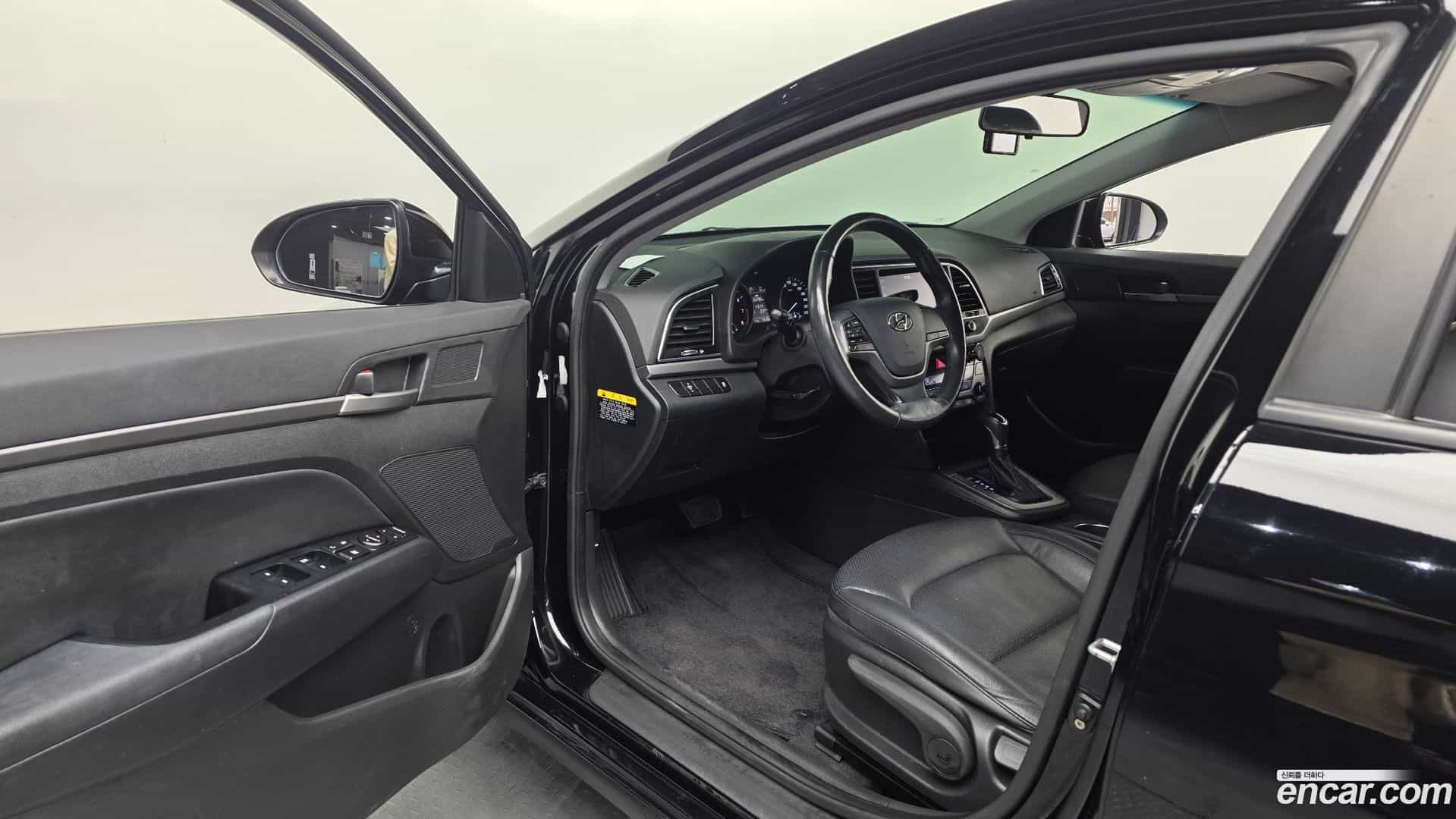 AVANTE Hyundai 2018.5-INNER-010