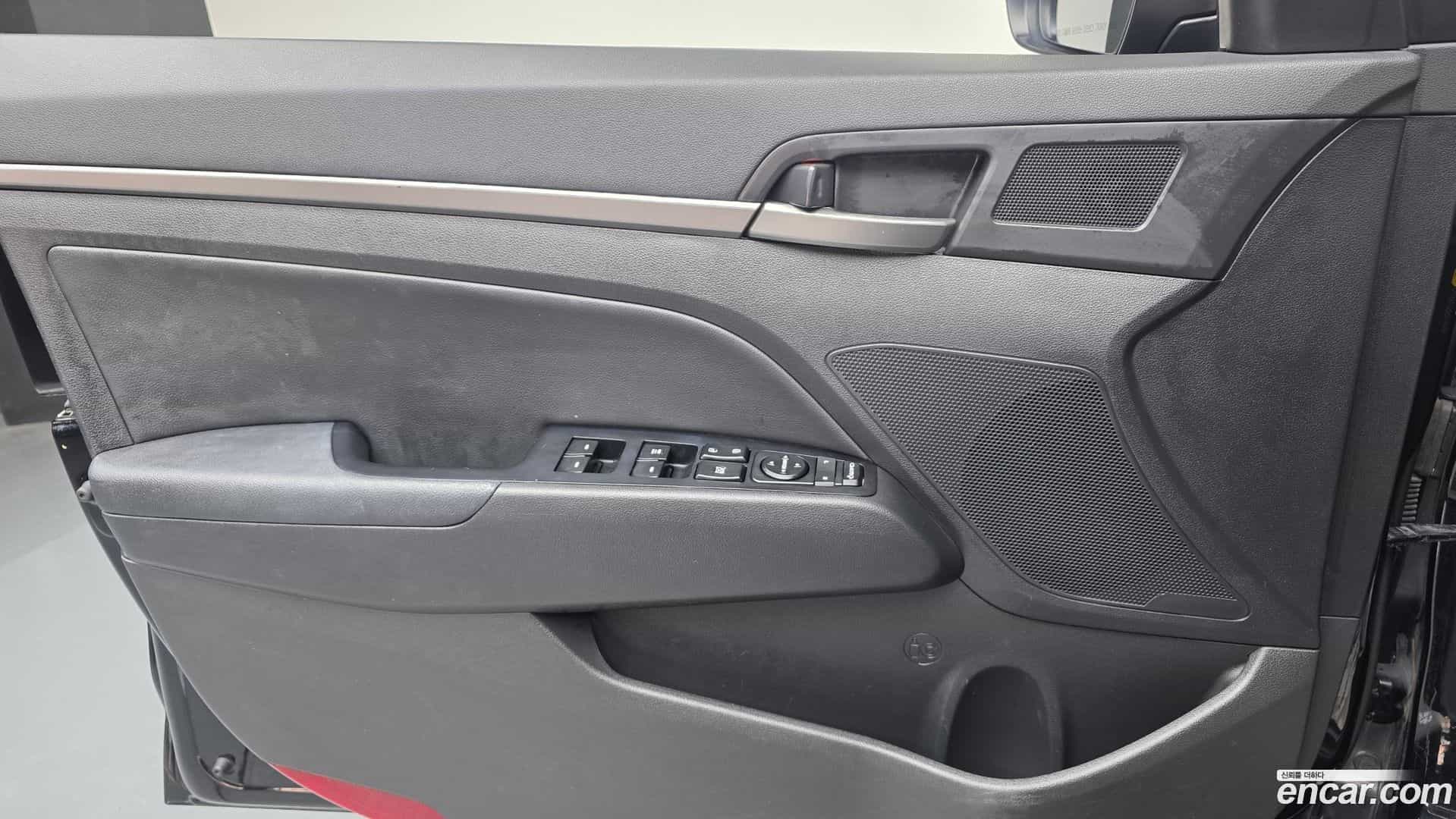 AVANTE Hyundai 2018.5-OPTION-022
