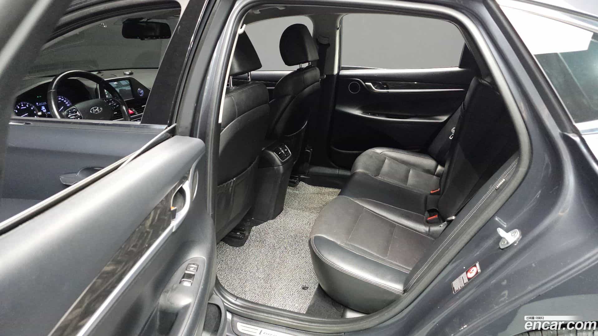 Grandeur Hyundai 2018.3-OPTION-023
