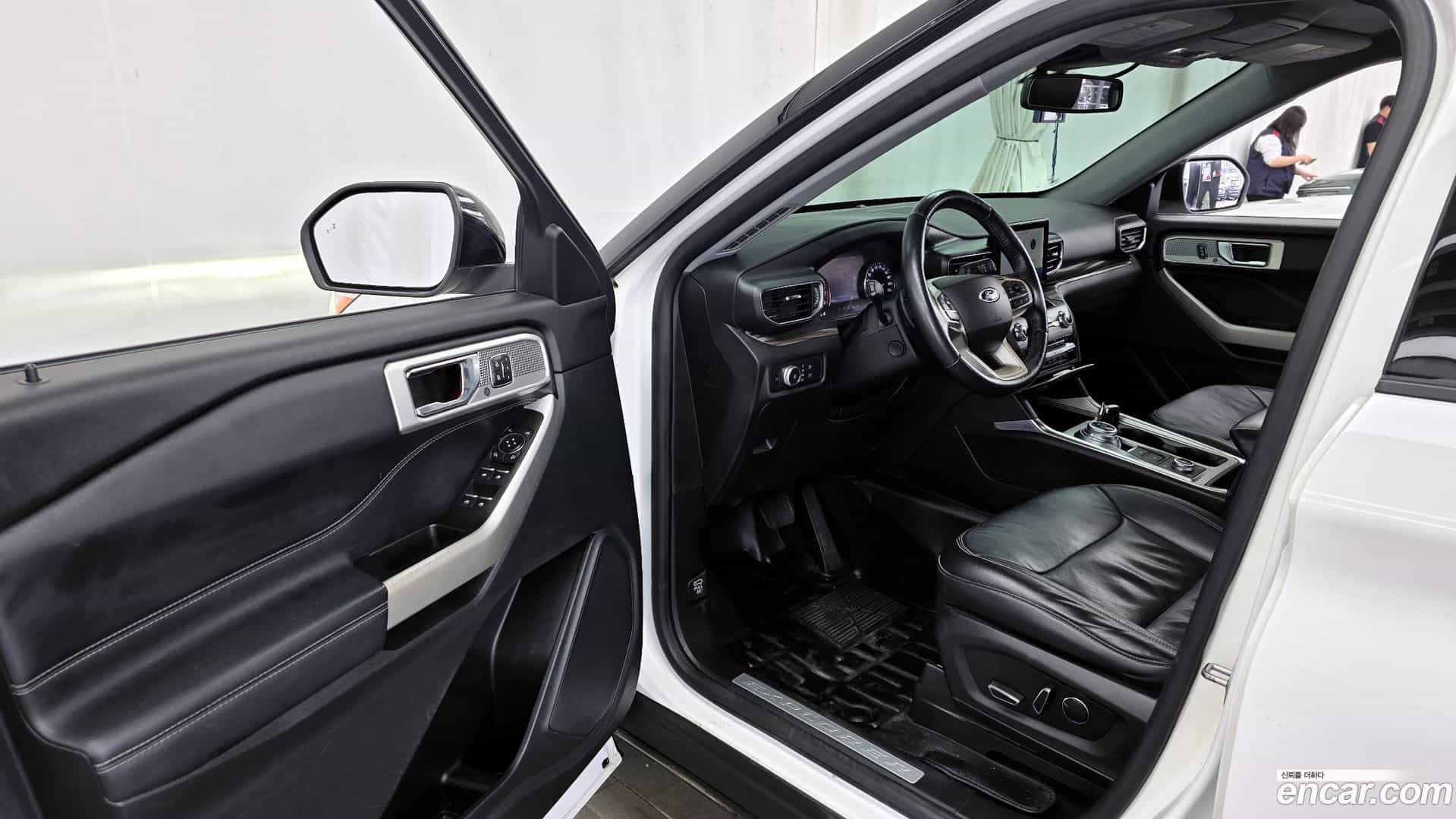 Explorer Ford 2020.11-INNER-010