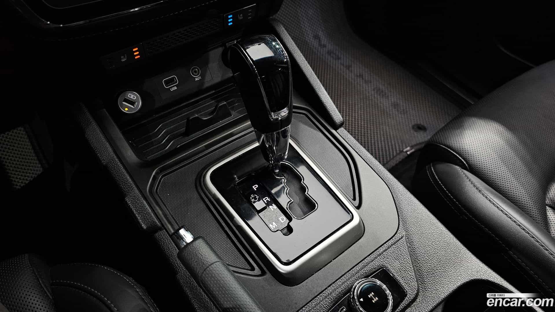 Rexton KG Mobility 2018.8-INNER-009