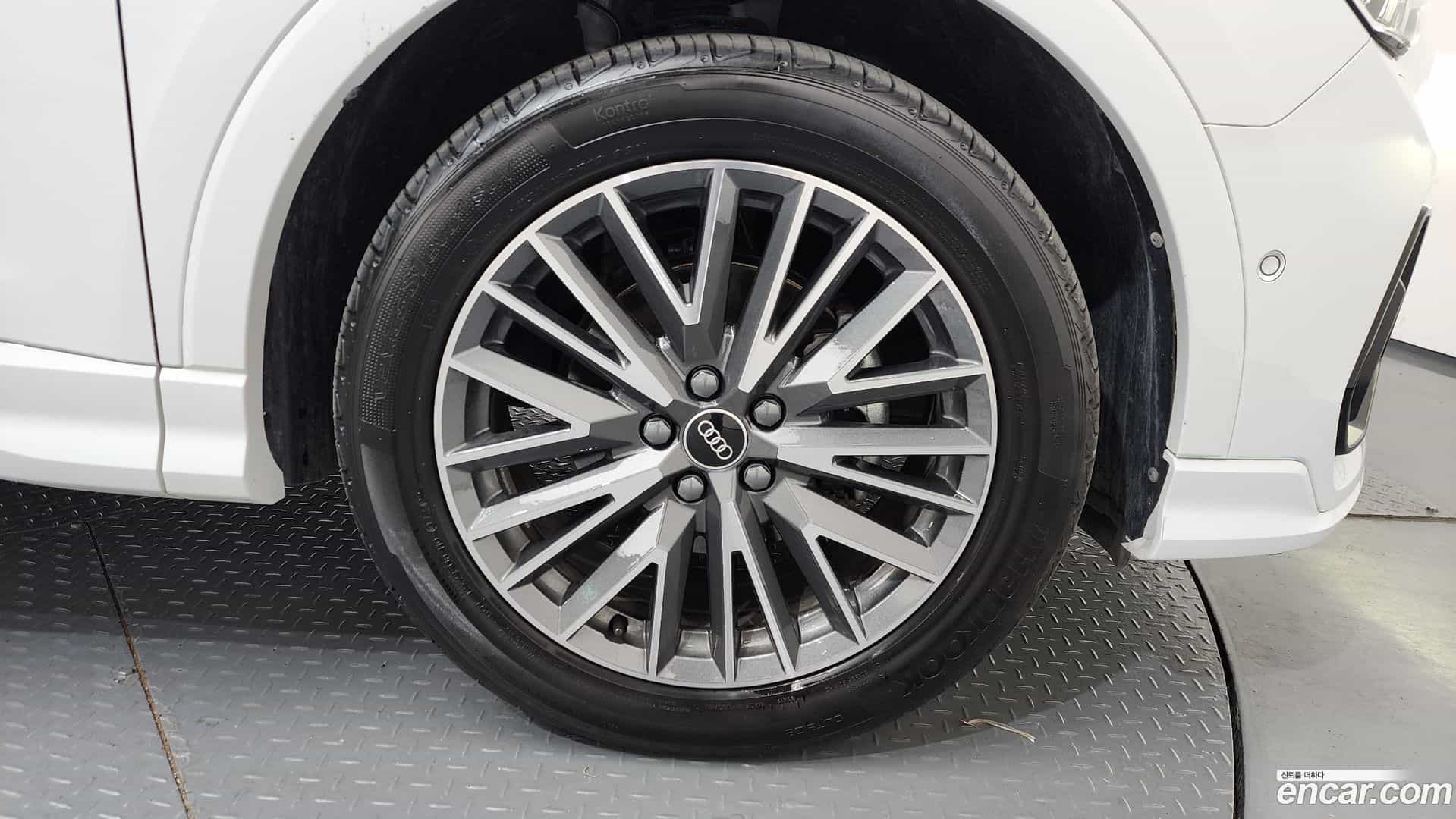 Q3 Audi 2025.6-OUTER-005