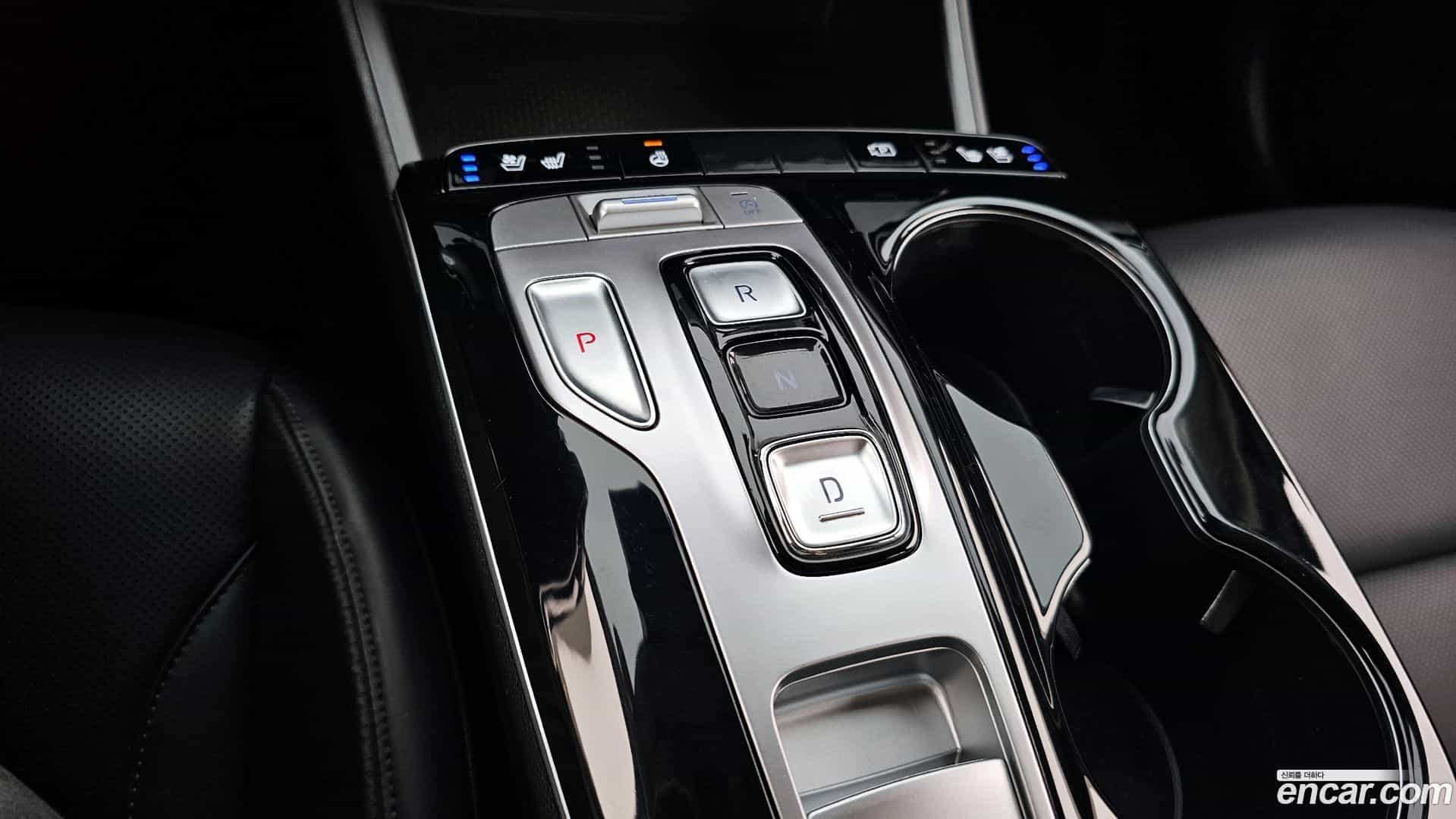 Tucson Hyundai 2022.1-INNER-009