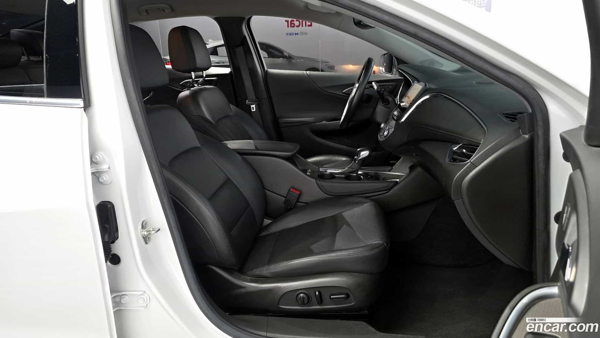 Malibu Chevrolet 2021.5-OPTION-015