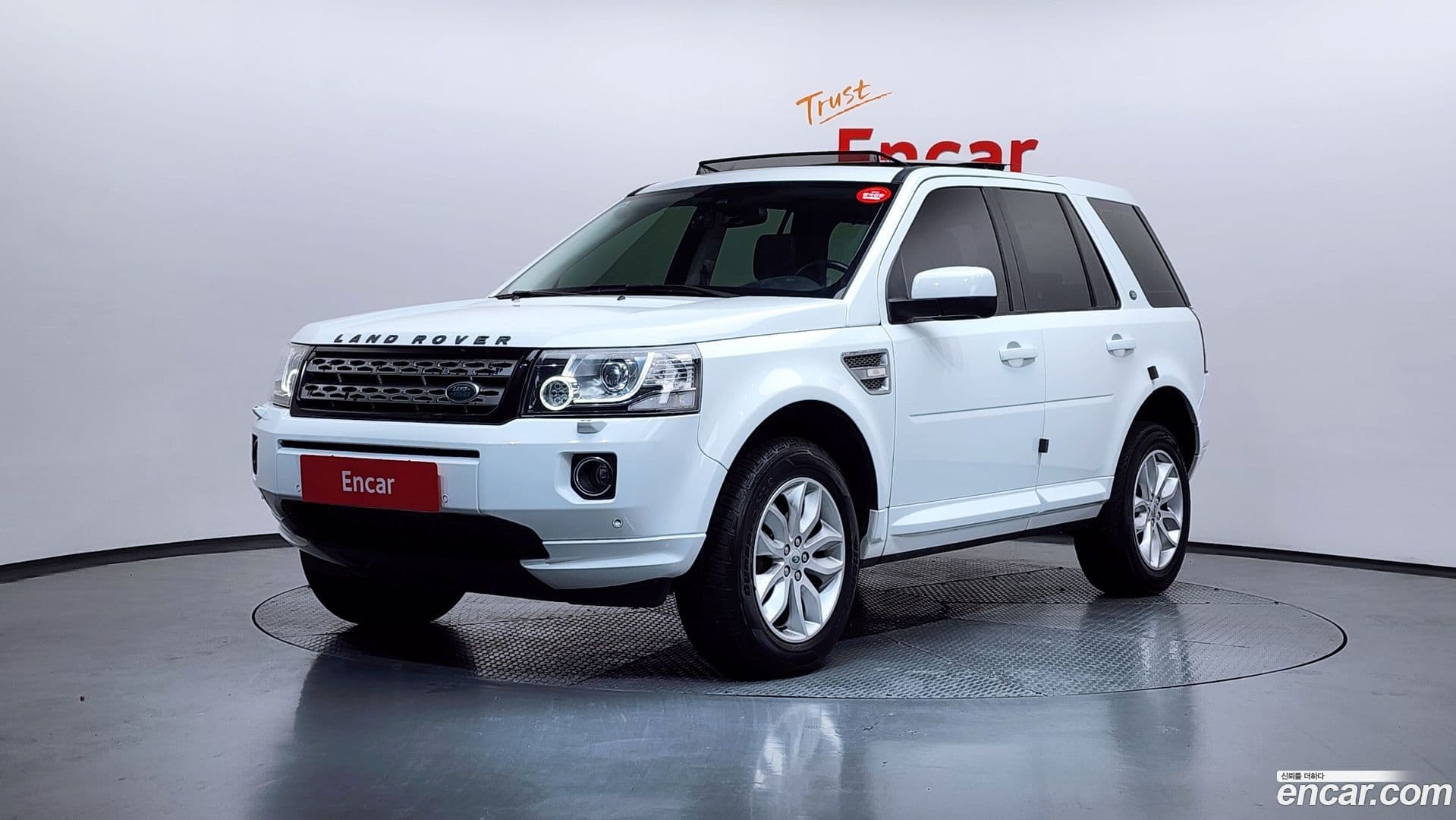 Main__Slider__Photo:Freelander Land Rover 2013.7-0