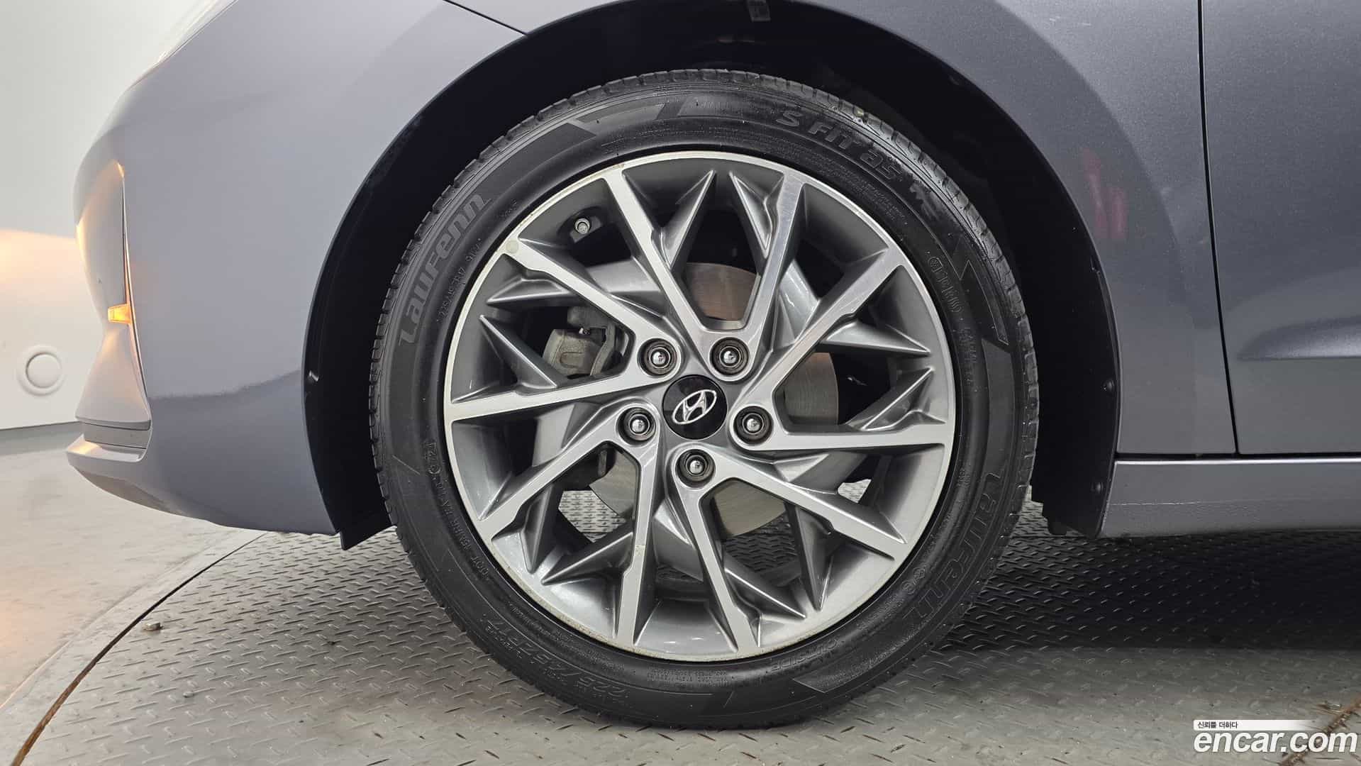 AVANTE Hyundai 2019.5-OUTER-005