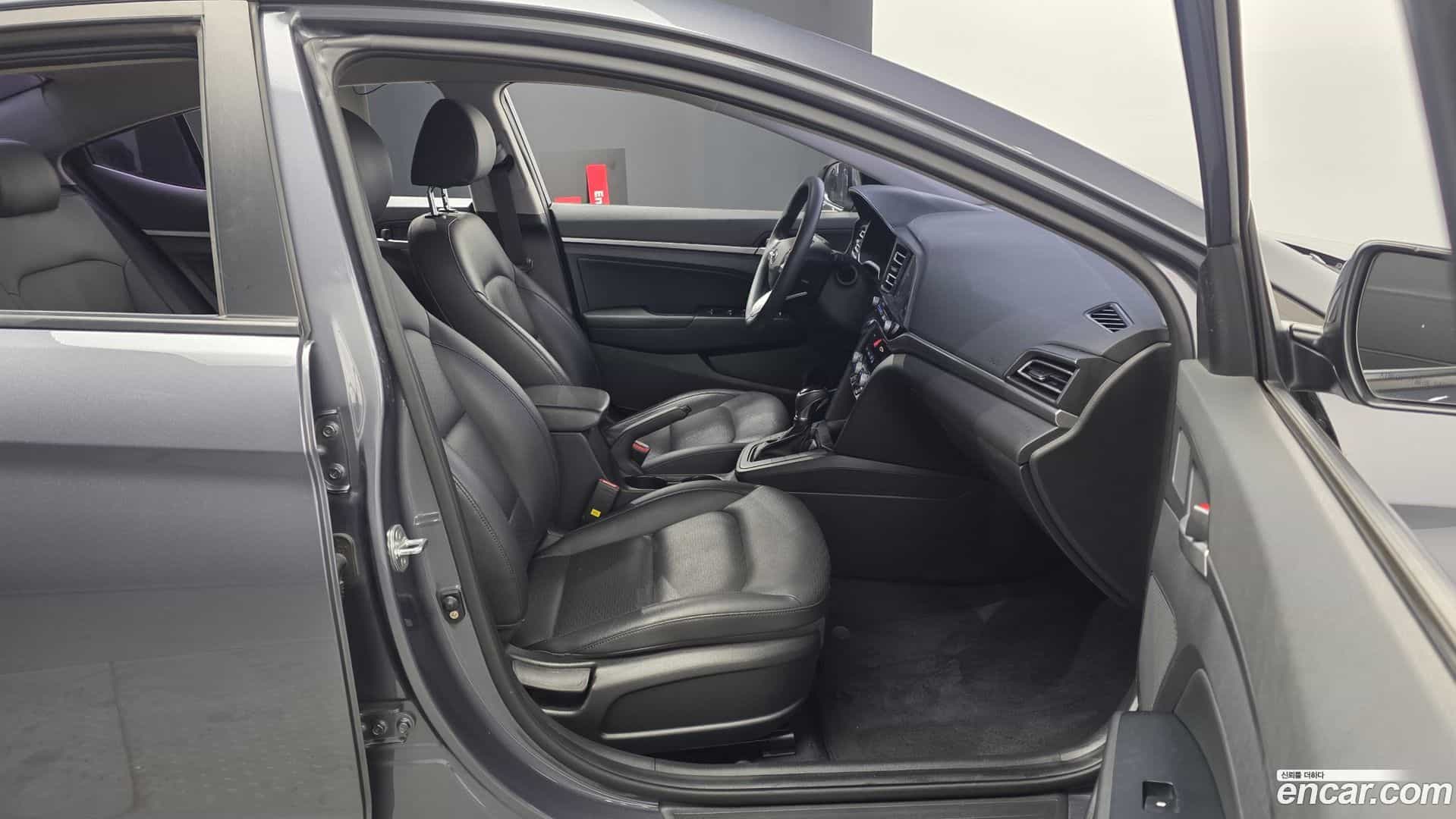 AVANTE Hyundai 2019.5-OPTION-016