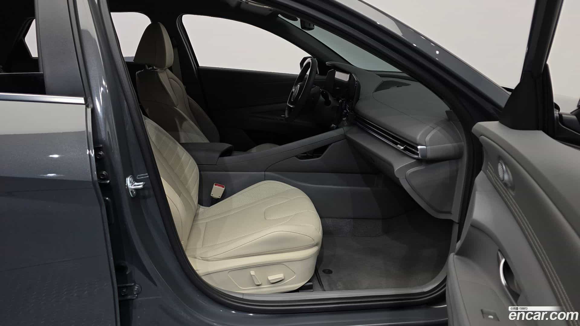 AVANTE Hyundai 2024.11-OPTION-015