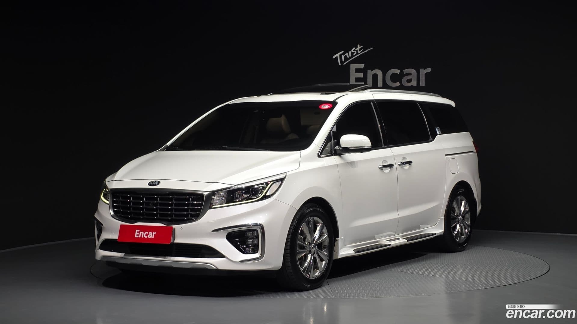 Main__Slider__Photo:Canival Kia 2018.5-0