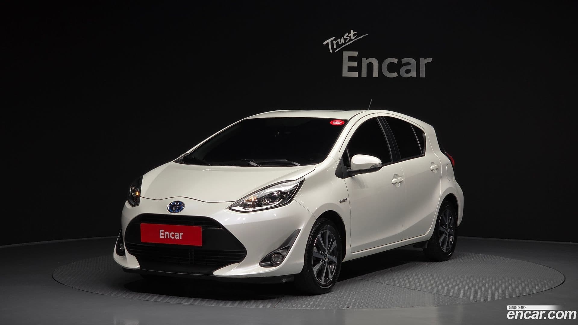 Main__Slider__Photo:Prius Toyota 2019.5-0