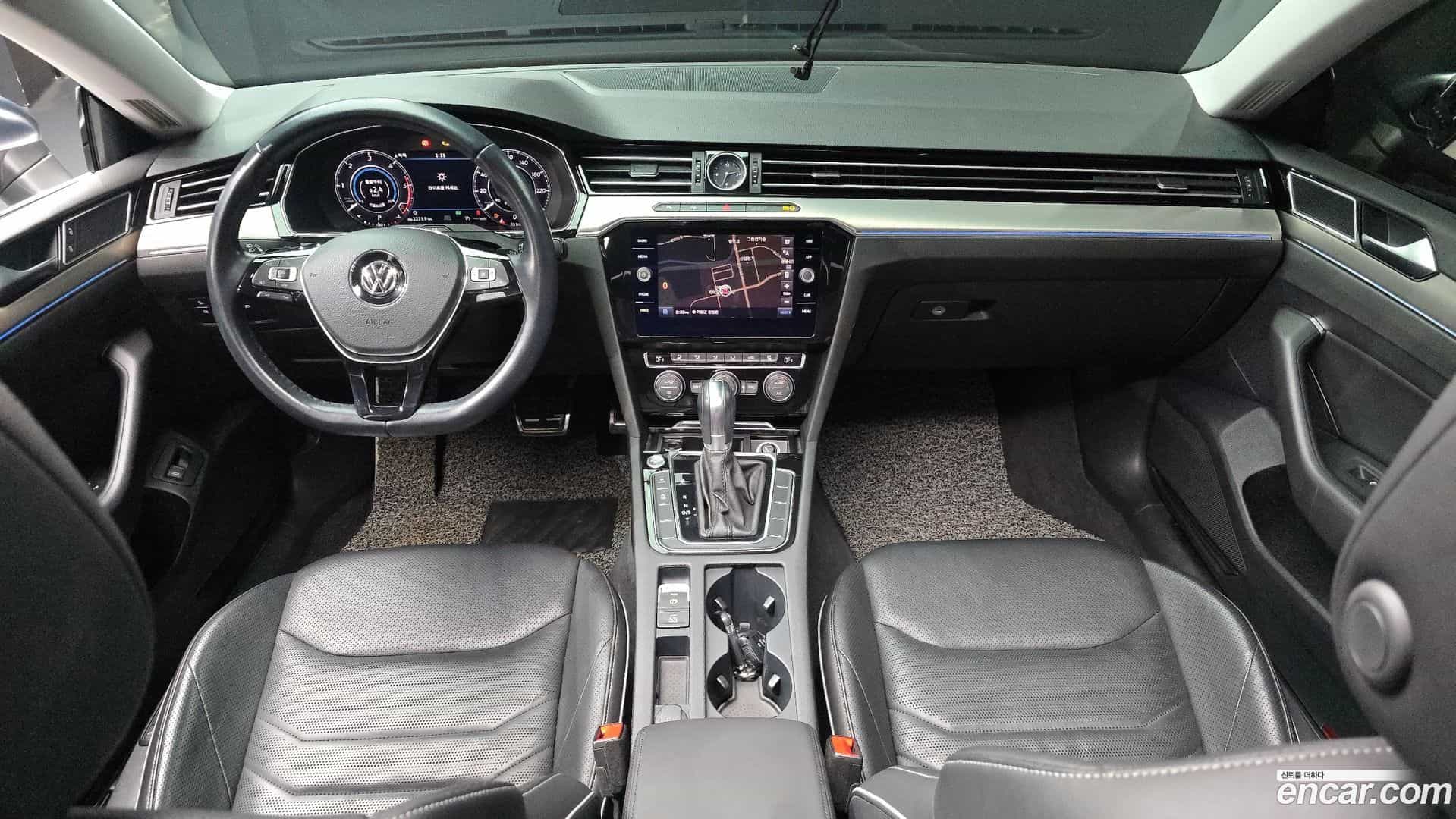 Arteon Volkswagen 2019.11-INNER-007