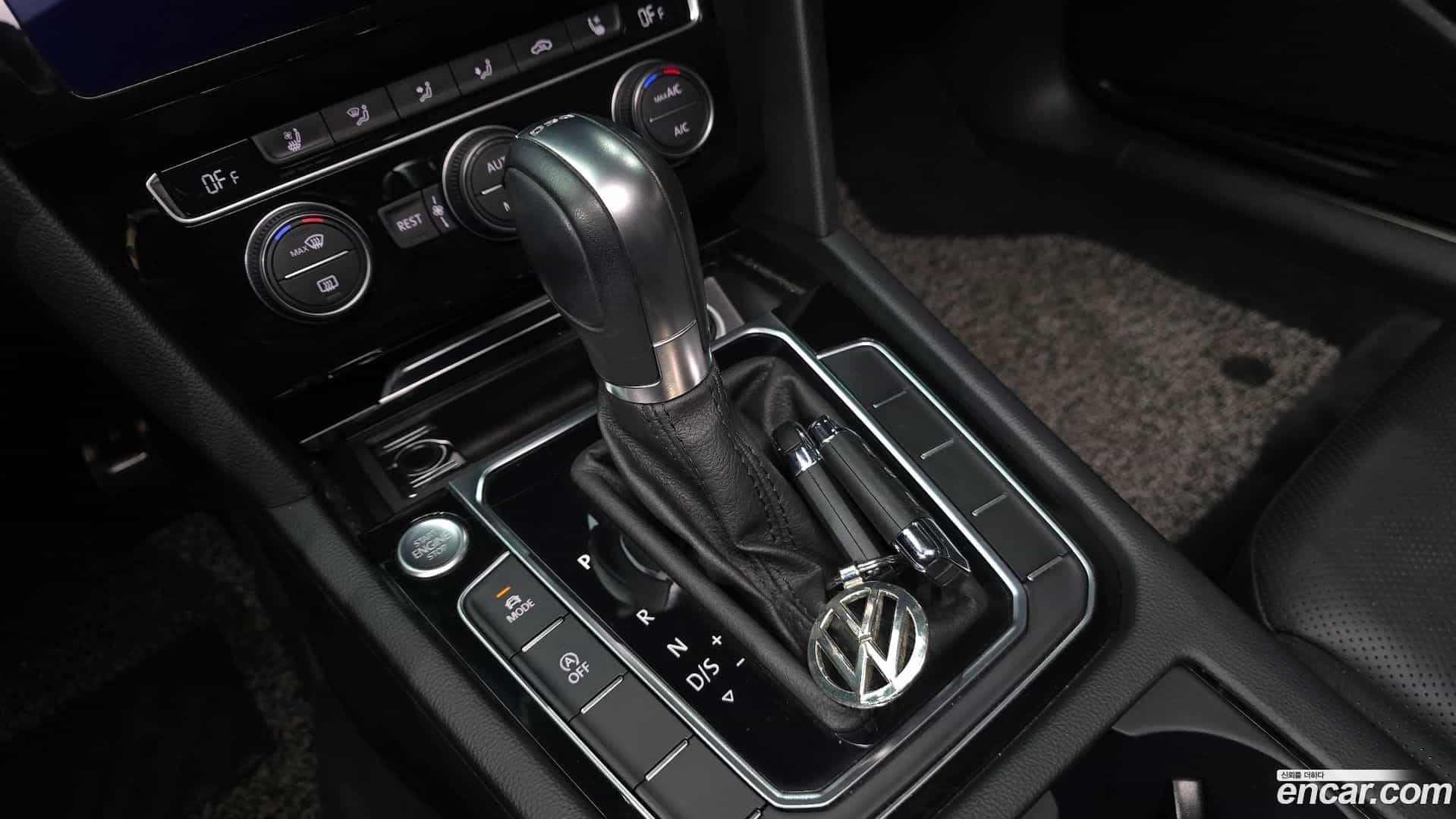 Arteon Volkswagen 2019.11-INNER-009