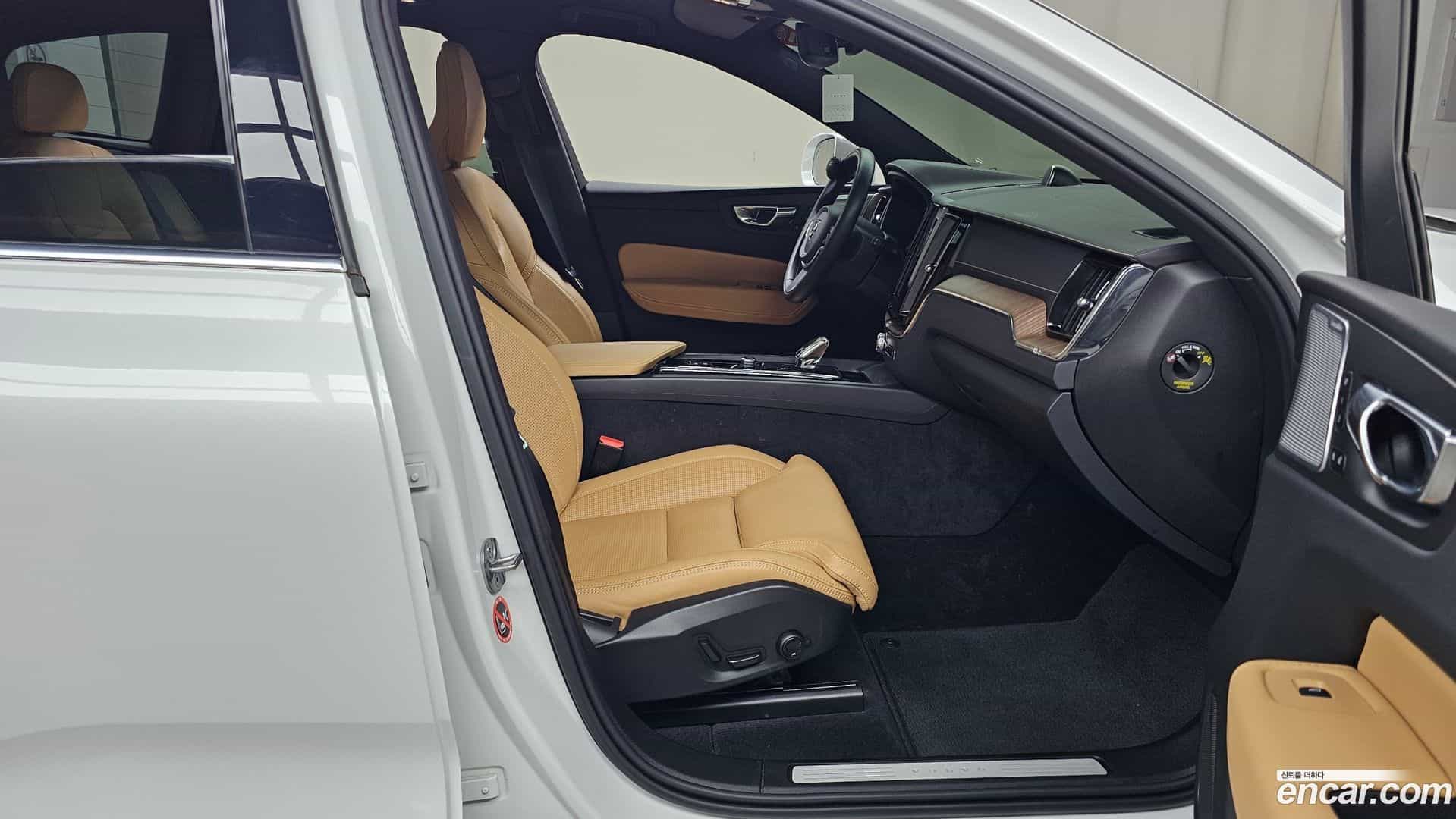 XC60 Volvo 2022.5-OPTION-015