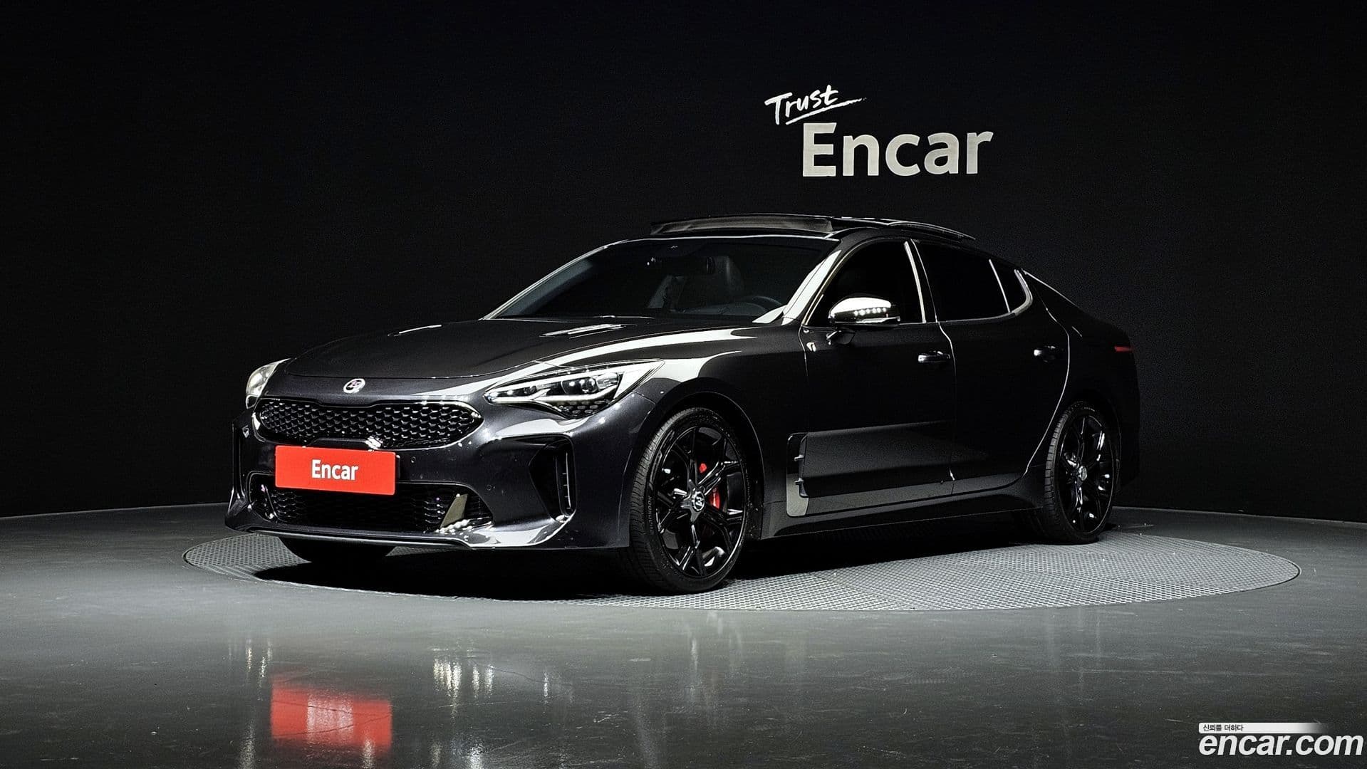 Main__Slider__Photo:Stinger Kia 2017.6-0