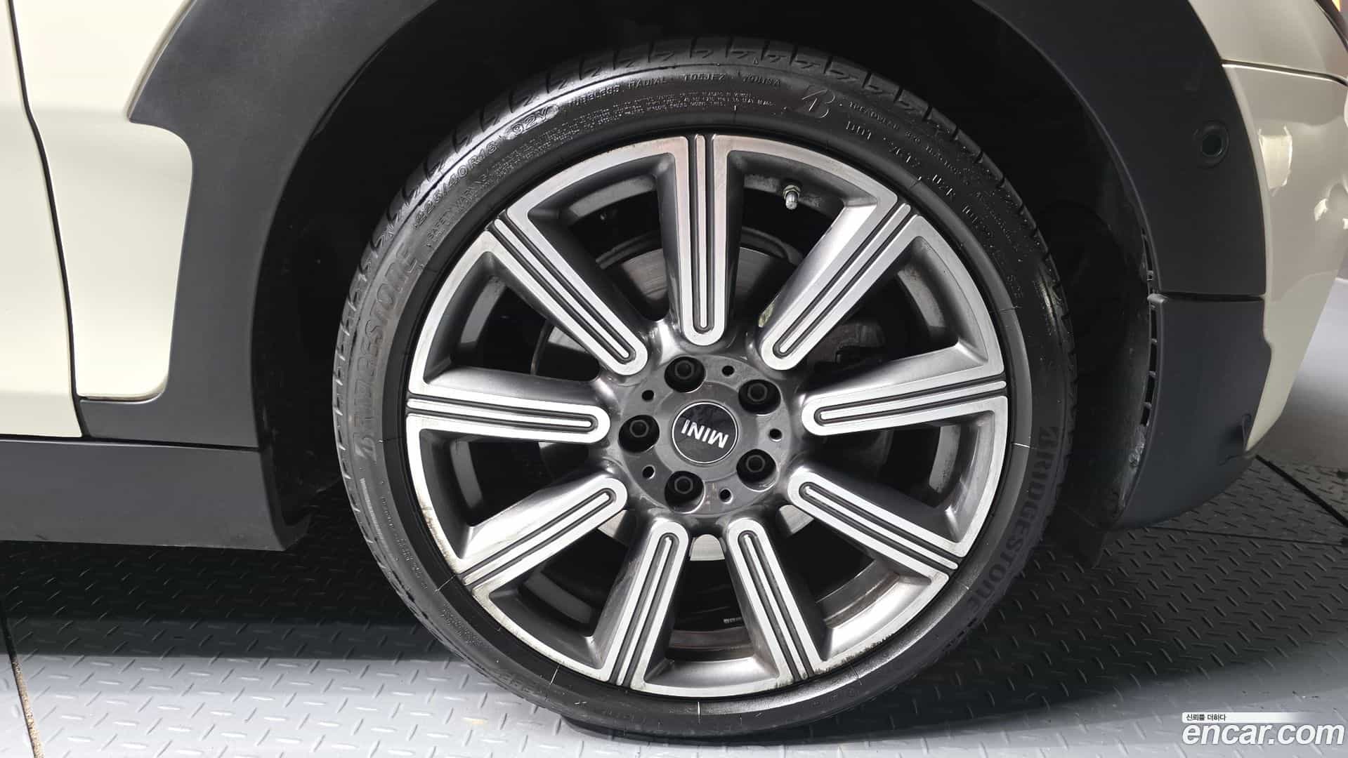 Clubman Mini 2022.5-OUTER-005