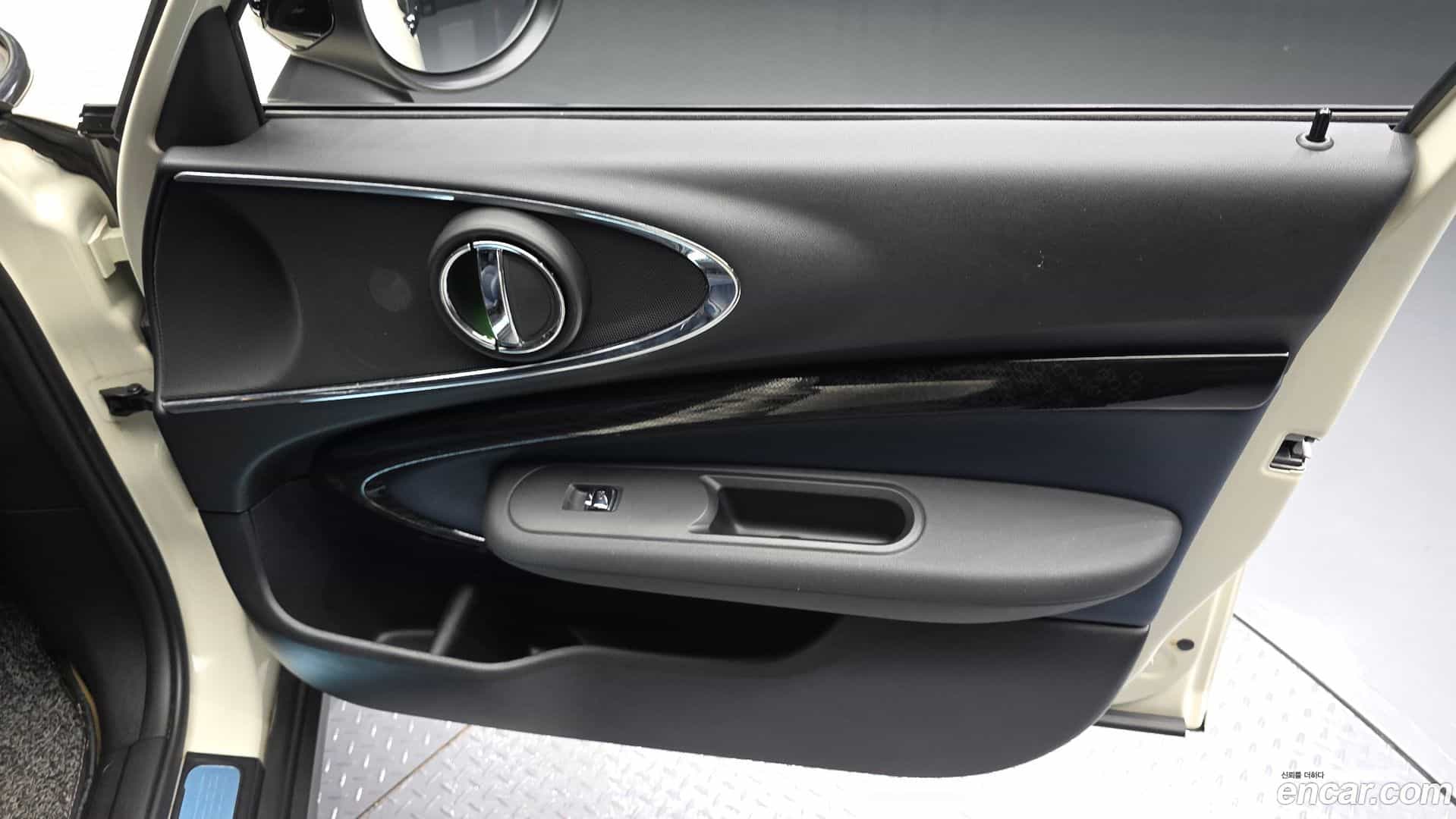 Clubman Mini 2022.5-INNER-034