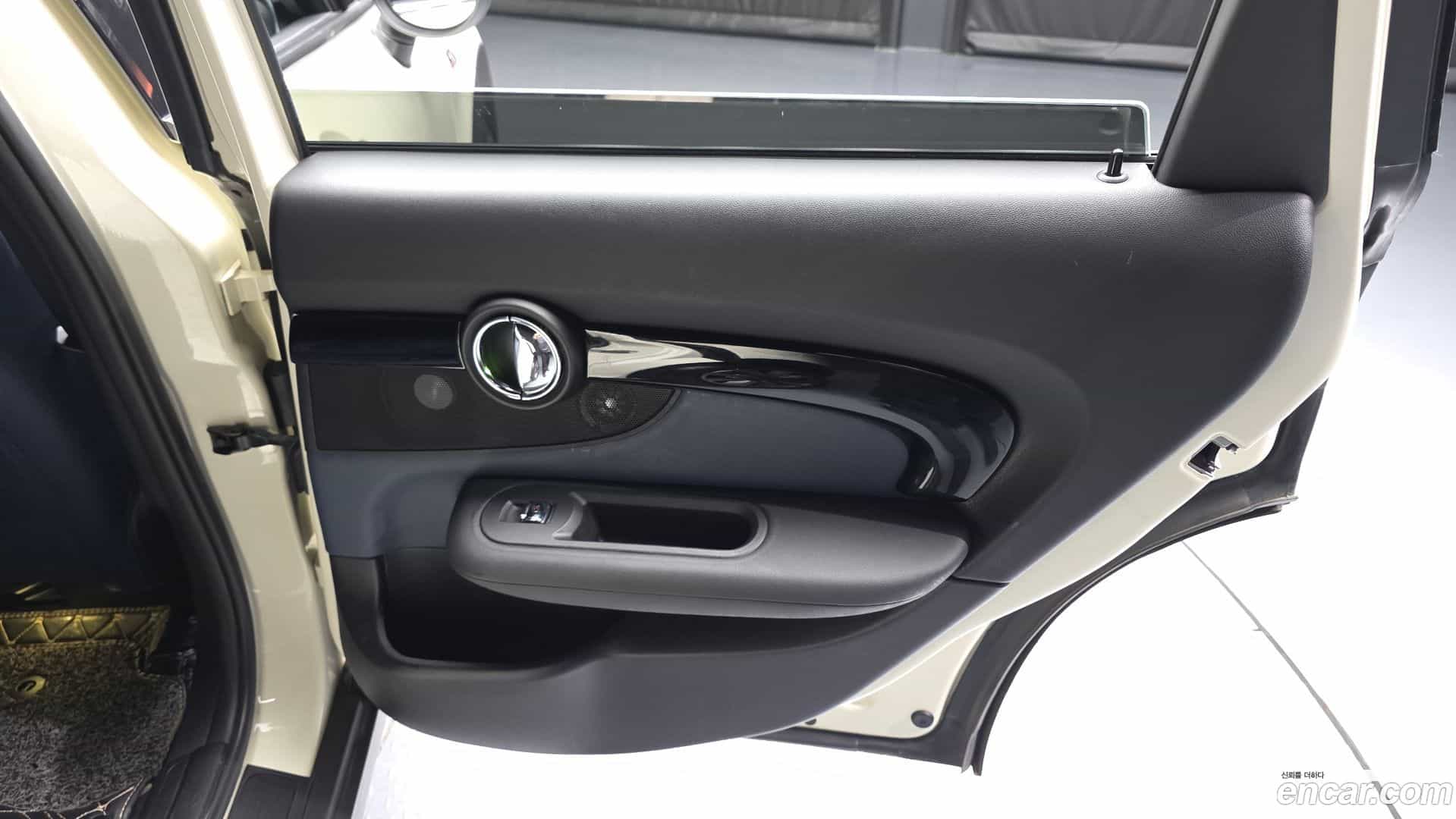Clubman Mini 2022.5-INNER-035